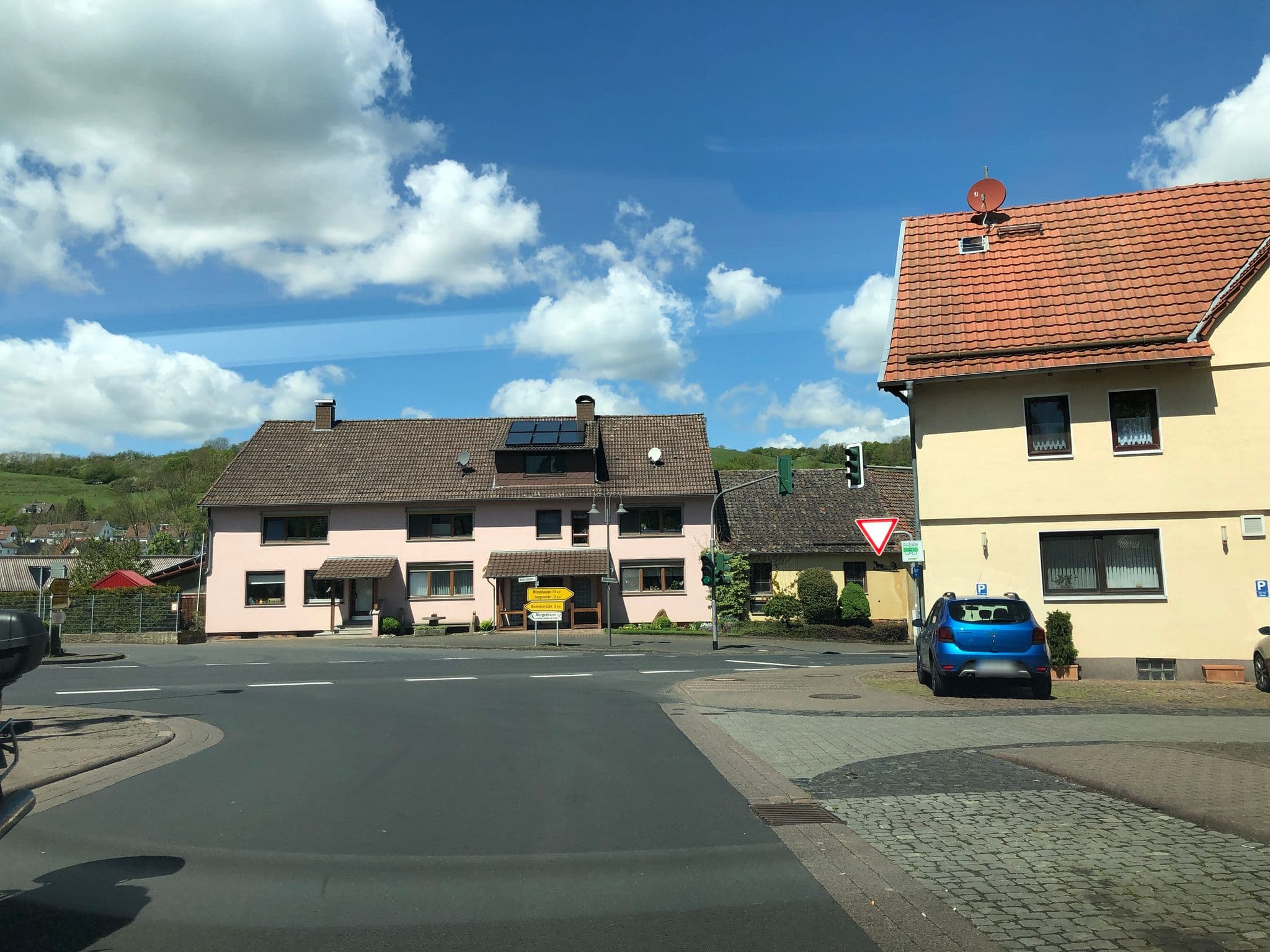 Street view near Zum Goldenen Stern, Großalmerode — © rjrrjr3 (CC BY-SA · Mapillary)
