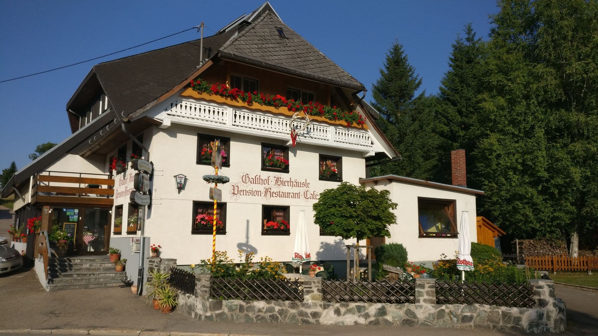 Street view near Gasthof Pension Bierhäusle, Hinterzarten — © heitzer (CC BY-SA · Mapillary)