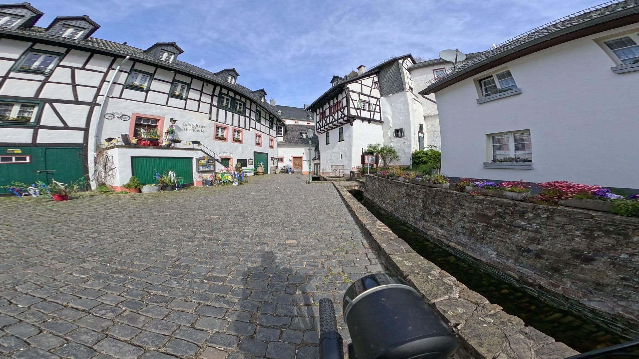 Street view near Gästehaus zur Ahrquelle, Blankenheim — © mapillaryme (CC BY-SA · Mapillary)