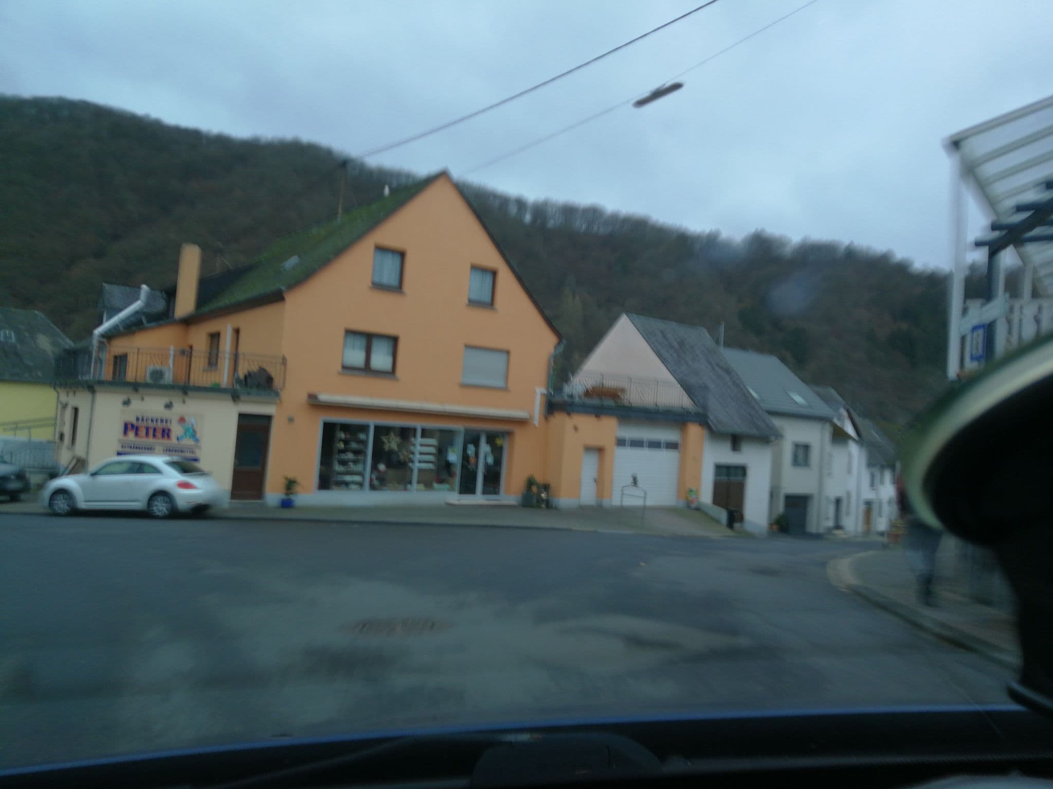 Street view near Hotel "Zur Brücke", Piesport — © ma_rt_in (CC BY-SA · Mapillary)