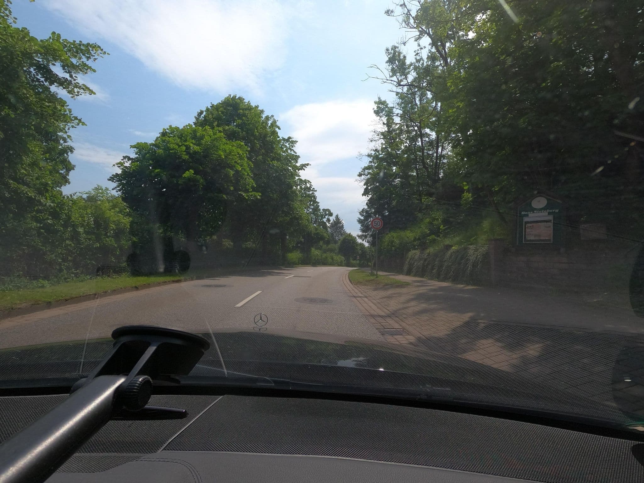 Street view near Haus Steinberg, Ilfeld — © saschahaberkorn (CC BY-SA · Mapillary)