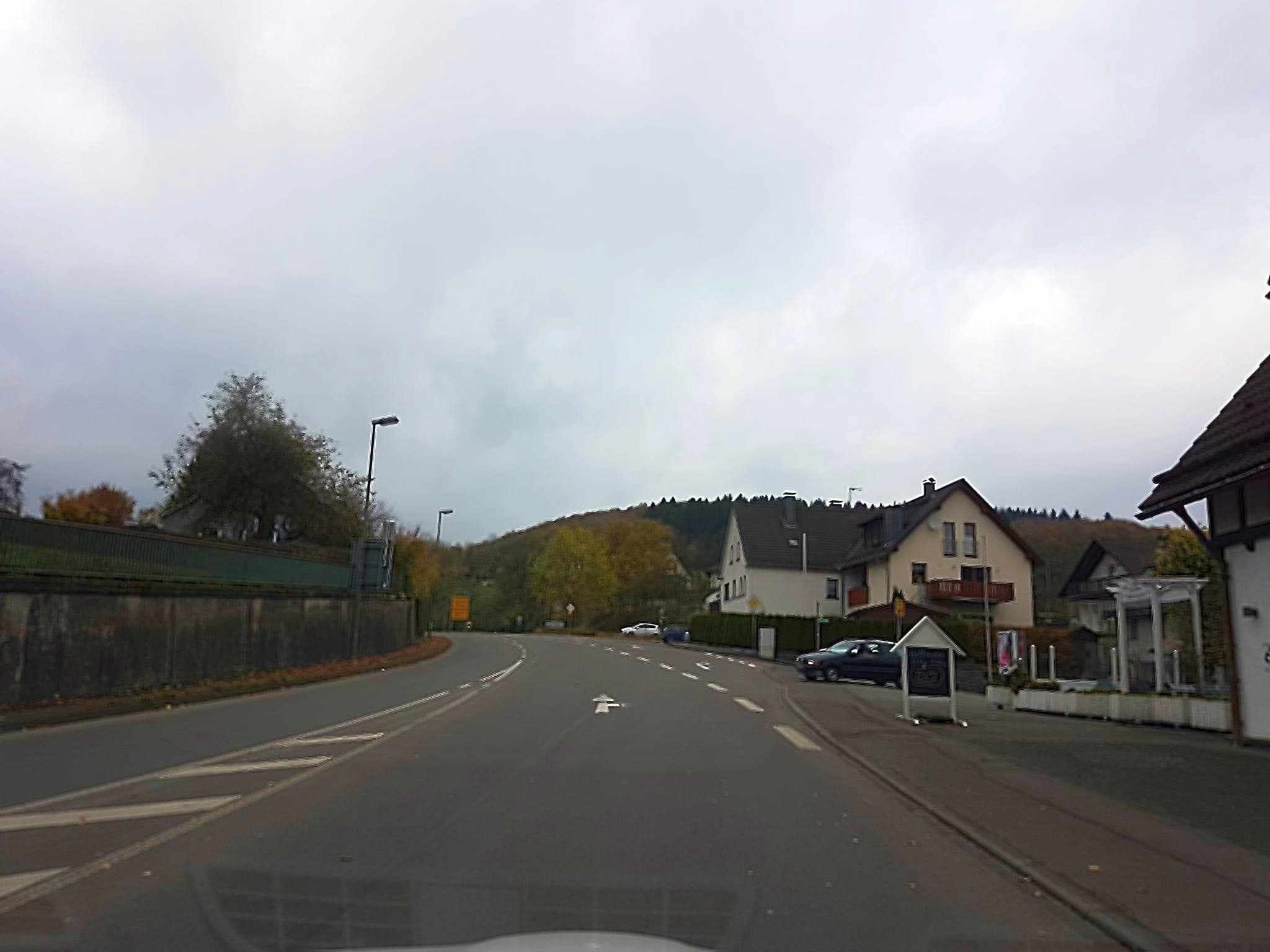 Street view near Buddes Wirtshaus, Drolshagen — © simonikes (CC BY-SA · Mapillary)