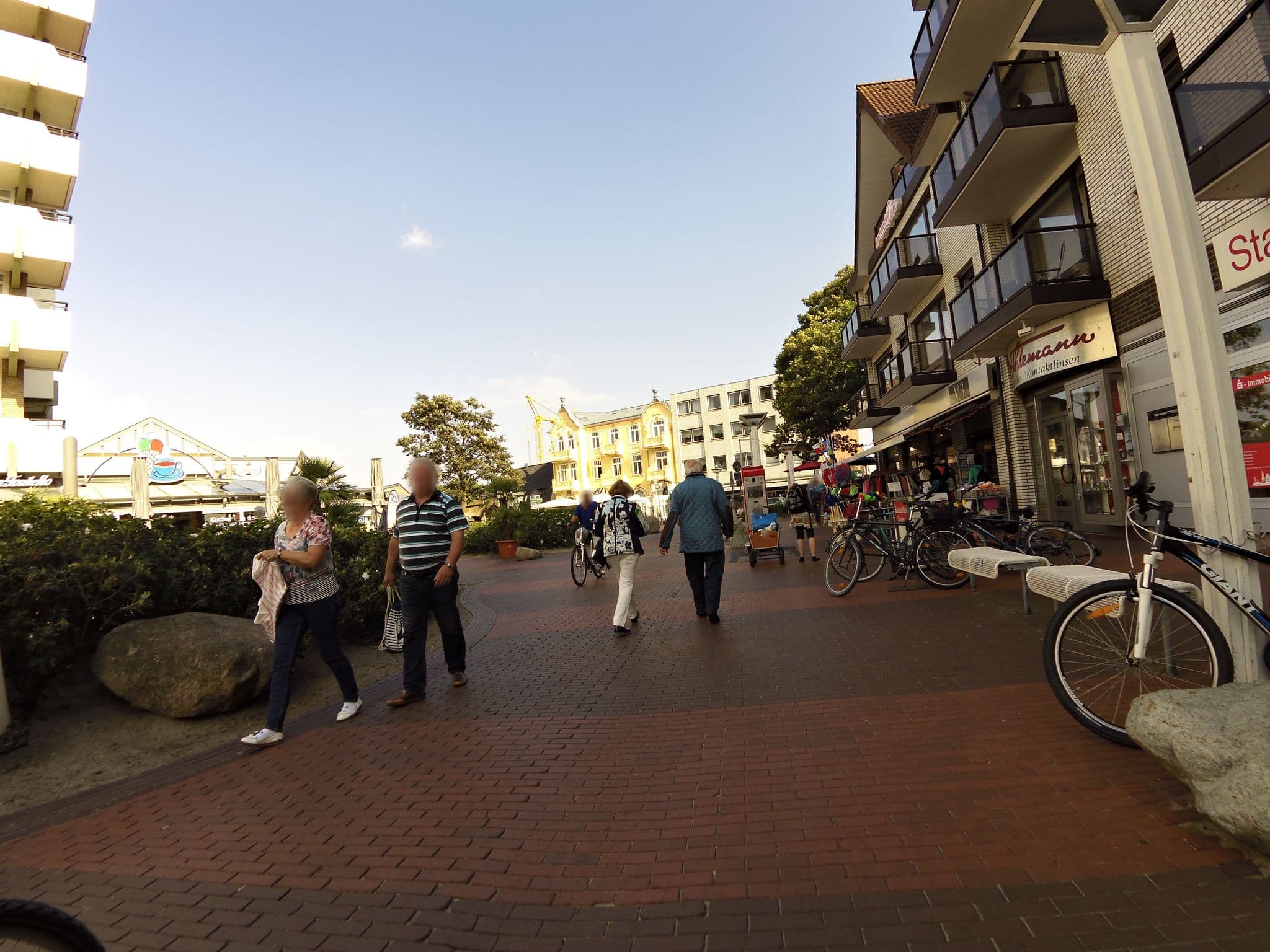 Street view near Apartmenthaus Düne, Cuxhaven