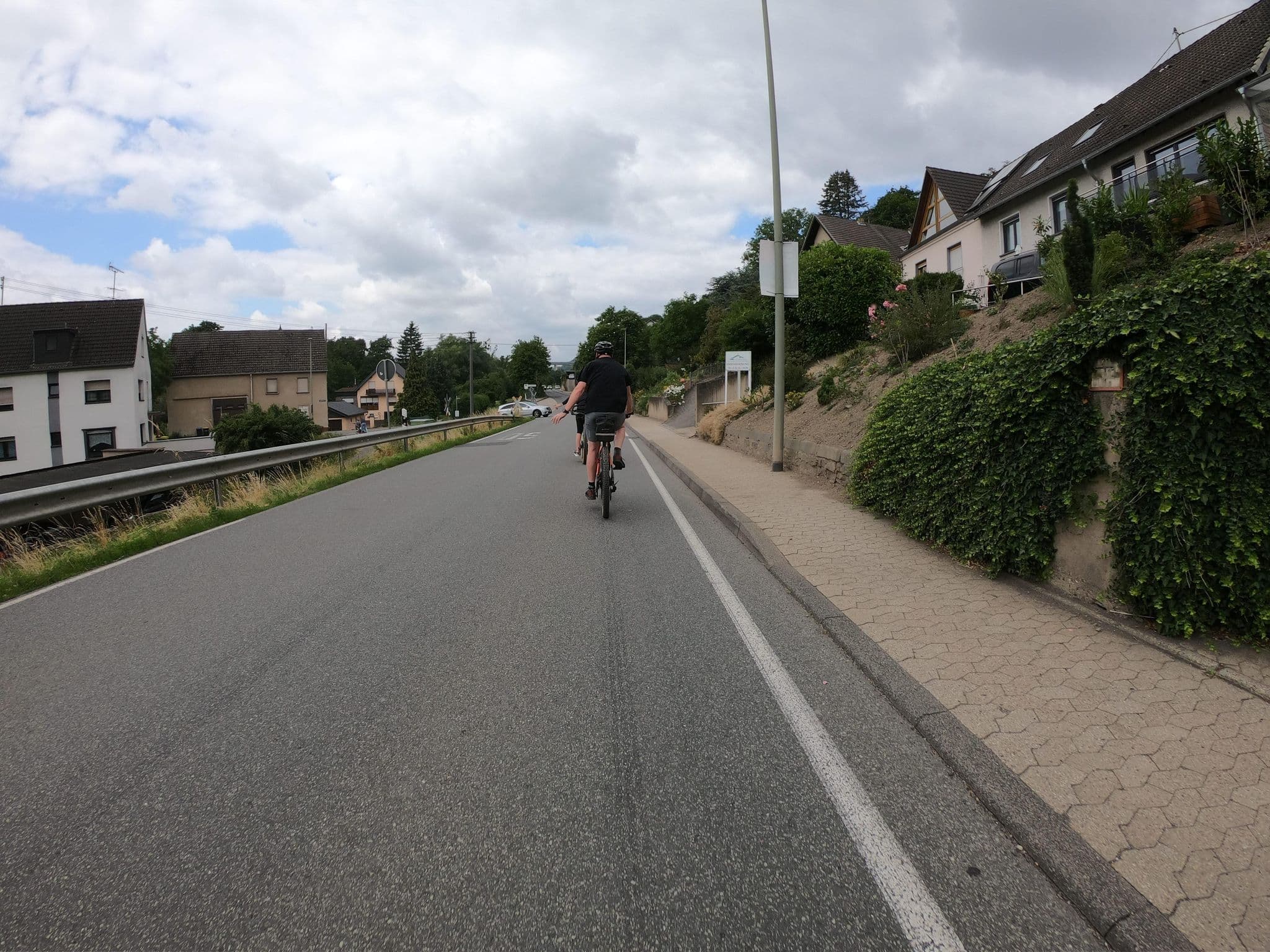 Street view near Ferienwohnung Brohltal-Aue, Burgbrohl — © bernd1960 (CC BY-SA · Mapillary)