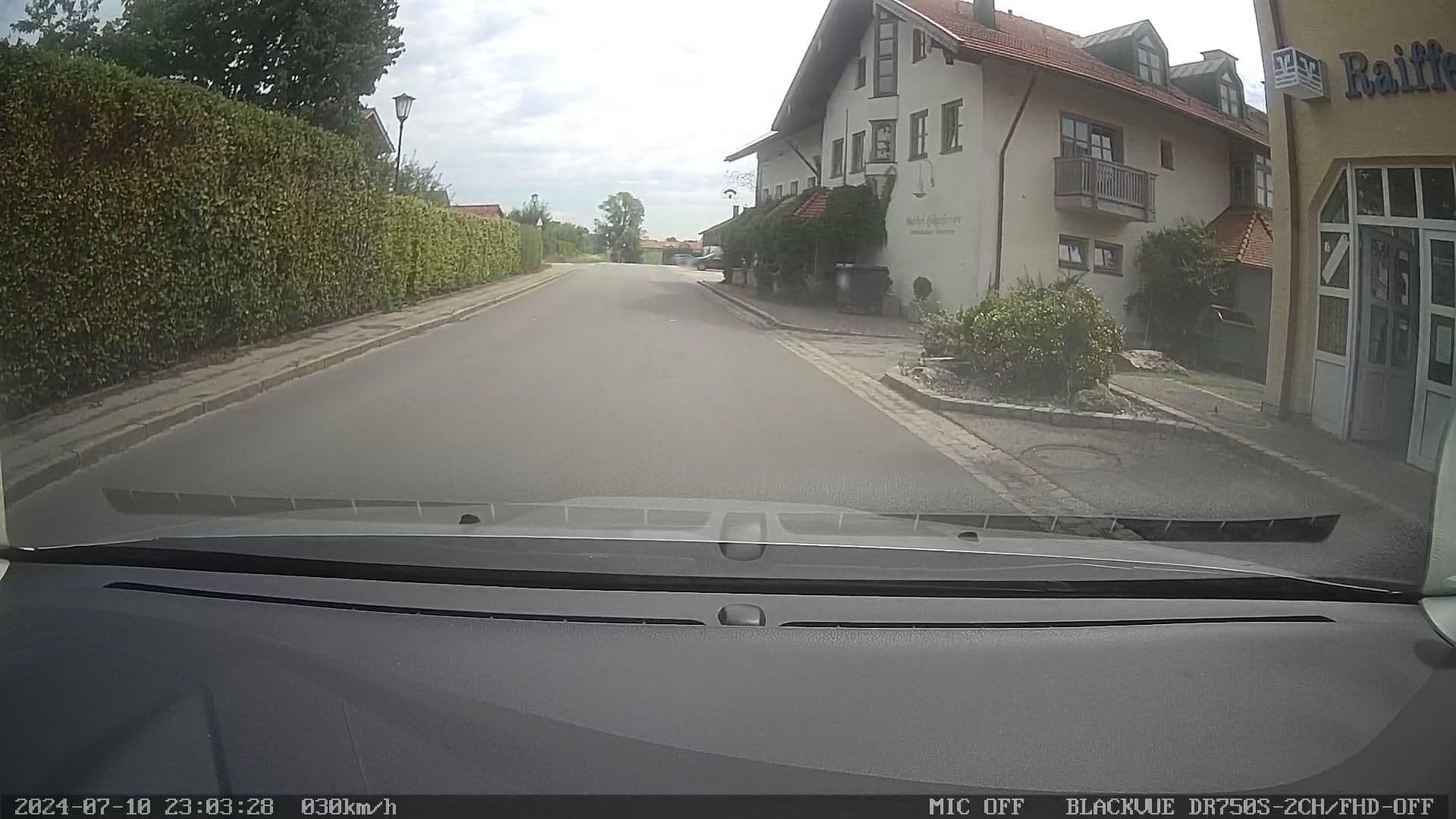 Street view near Gasthof Höhensteiger, Eiselfing — © ledermann (CC BY-SA · Mapillary)
