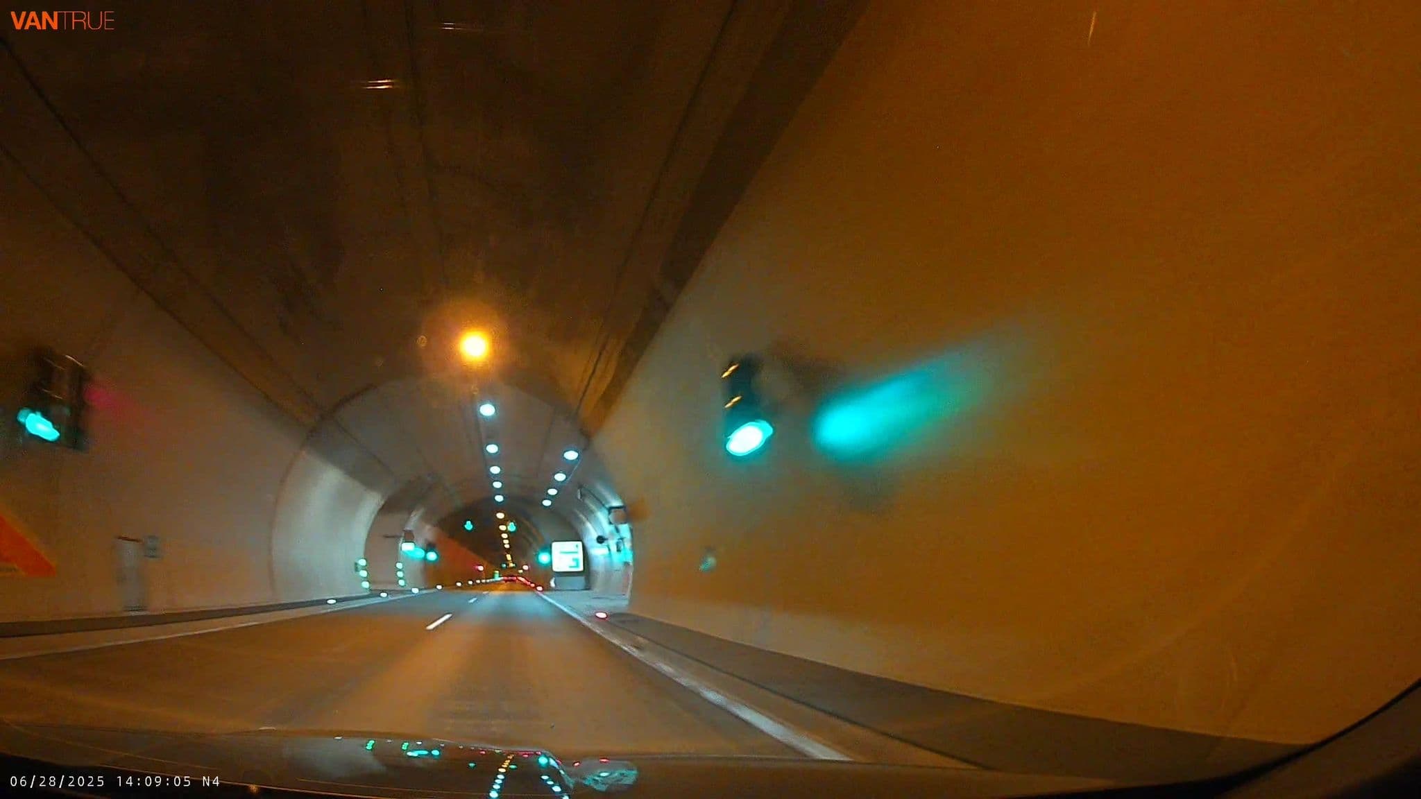 Street view near Landhaus Quadratsch, Grins — © fcignat (CC BY-SA · Mapillary)