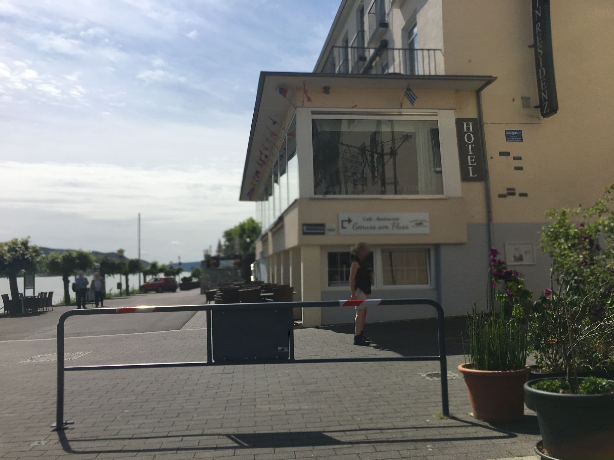 Street view near Rhein-Residenz, Bad Hönningen — © raymond (CC BY-SA · Mapillary)
