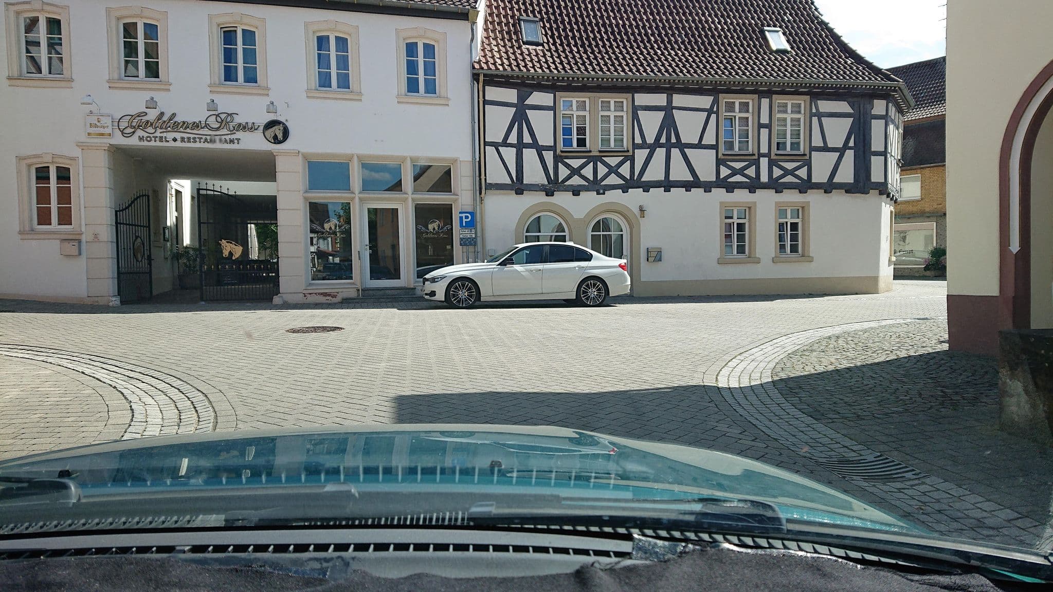 Street view near Goldenes Ross, Göllheim — © wegavision (CC BY-SA · Mapillary)