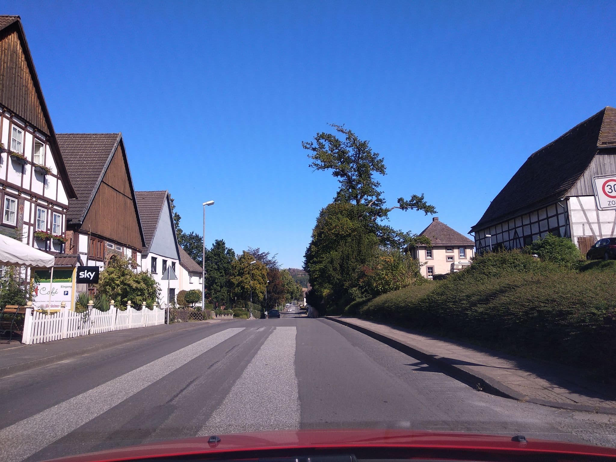 Street view near Hotel Am Jakobsweg, Höxter — © steinm (CC BY-SA · Mapillary)
