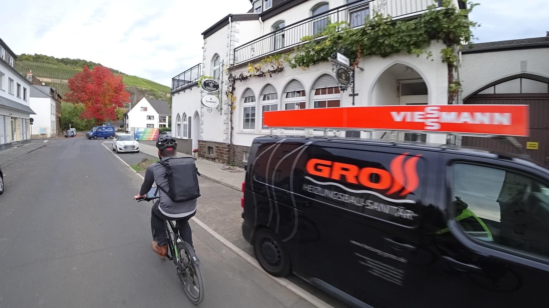 Street view near Dinoris, Bad Neuenahr-Ahrweiler — © Stifttwoslp (CC BY-SA · Mapillary)