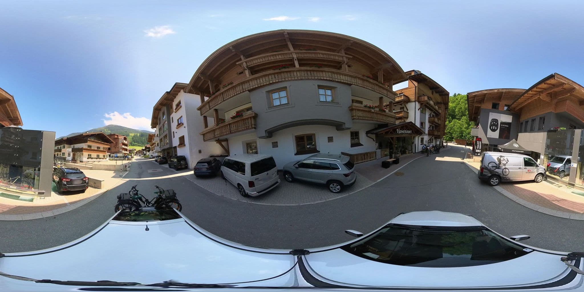 Street view near Der Gollinger, Hinterglemm — © osmplus_org (CC BY-SA · Mapillary)