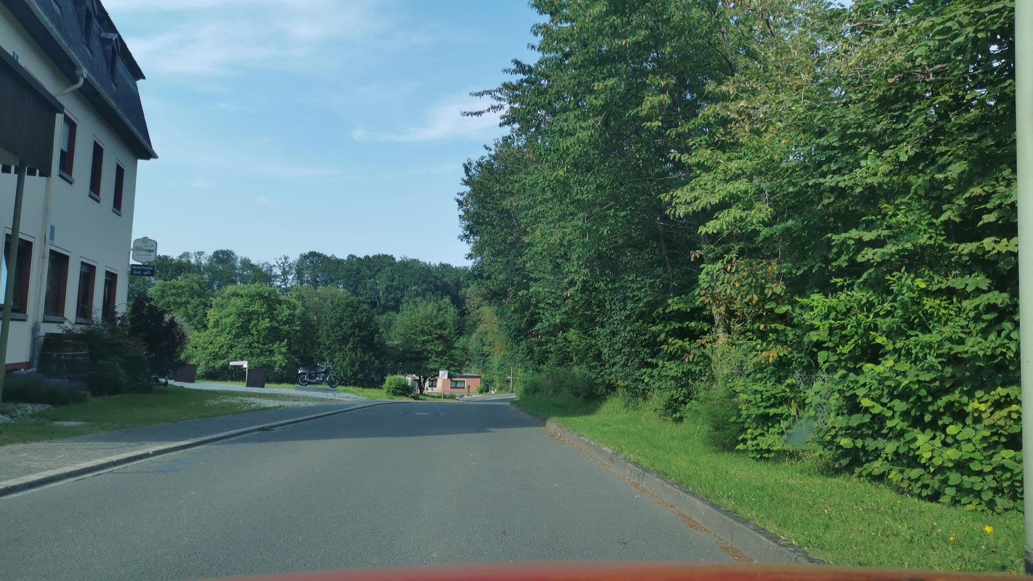 Street view near Motorhotel GUS, Morbach — © ma_rt_in (CC BY-SA · Mapillary)