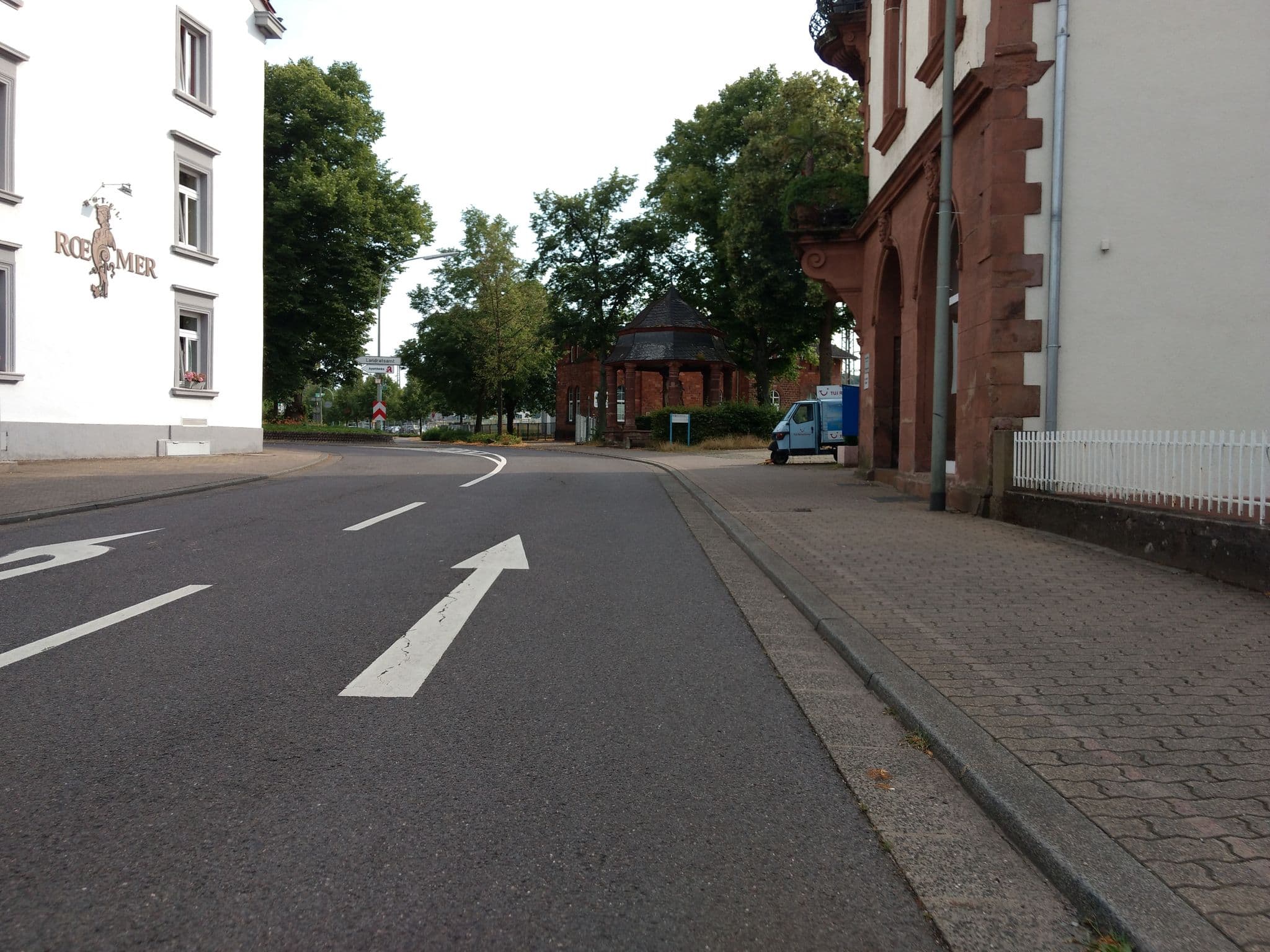 Street view near Zum Römer, Merzig — © lokilech (CC BY-SA · Mapillary)