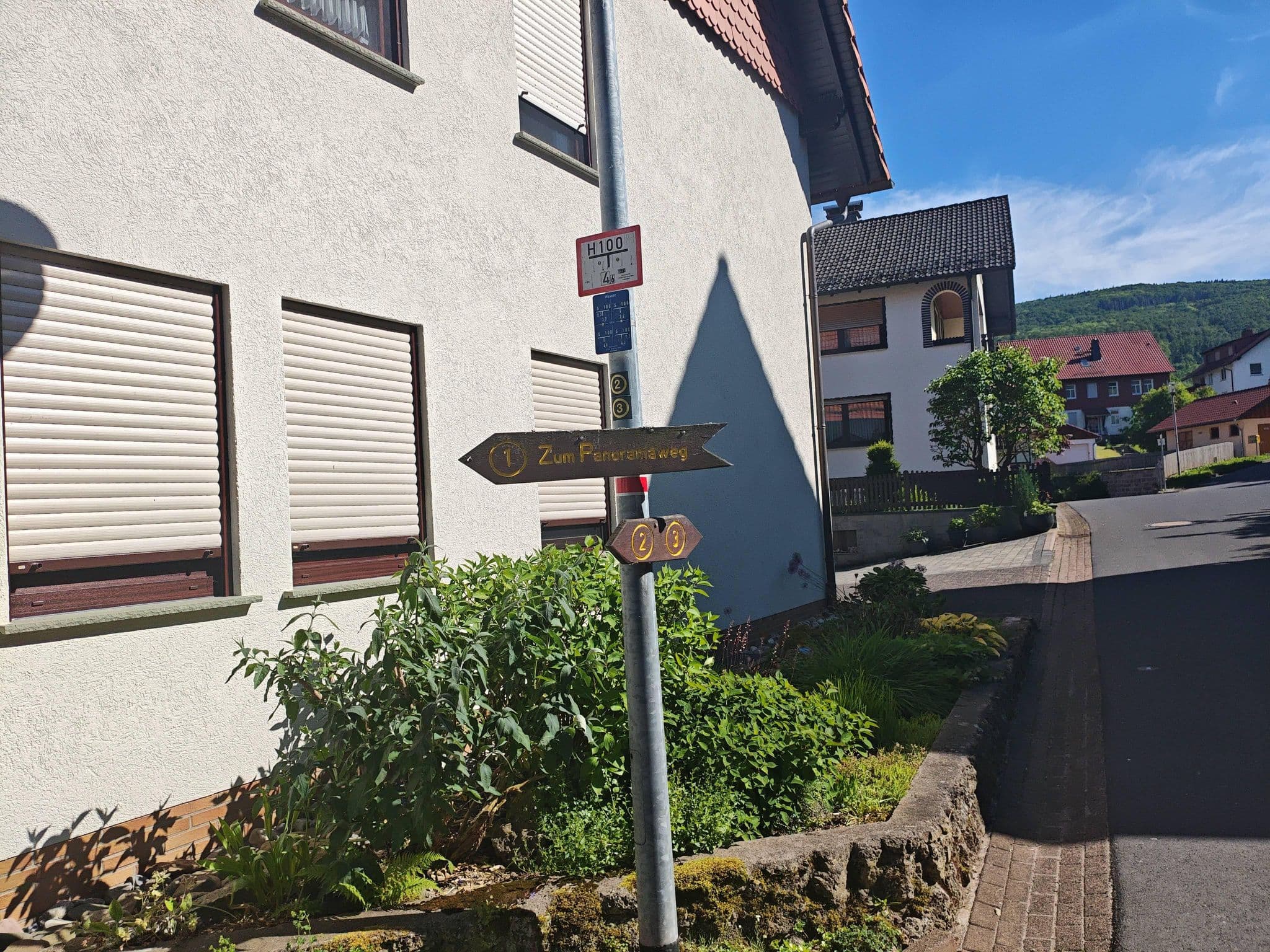 Street view near Landgasthaus "Zum Stern", Großalmerode — © ber319 (CC BY-SA · Mapillary)