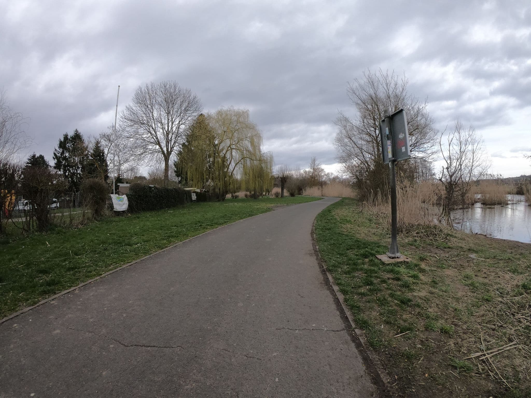 Street view near Campingplatz Wetzlar, Wetzlar — © grinninghamster (CC BY-SA · Mapillary)