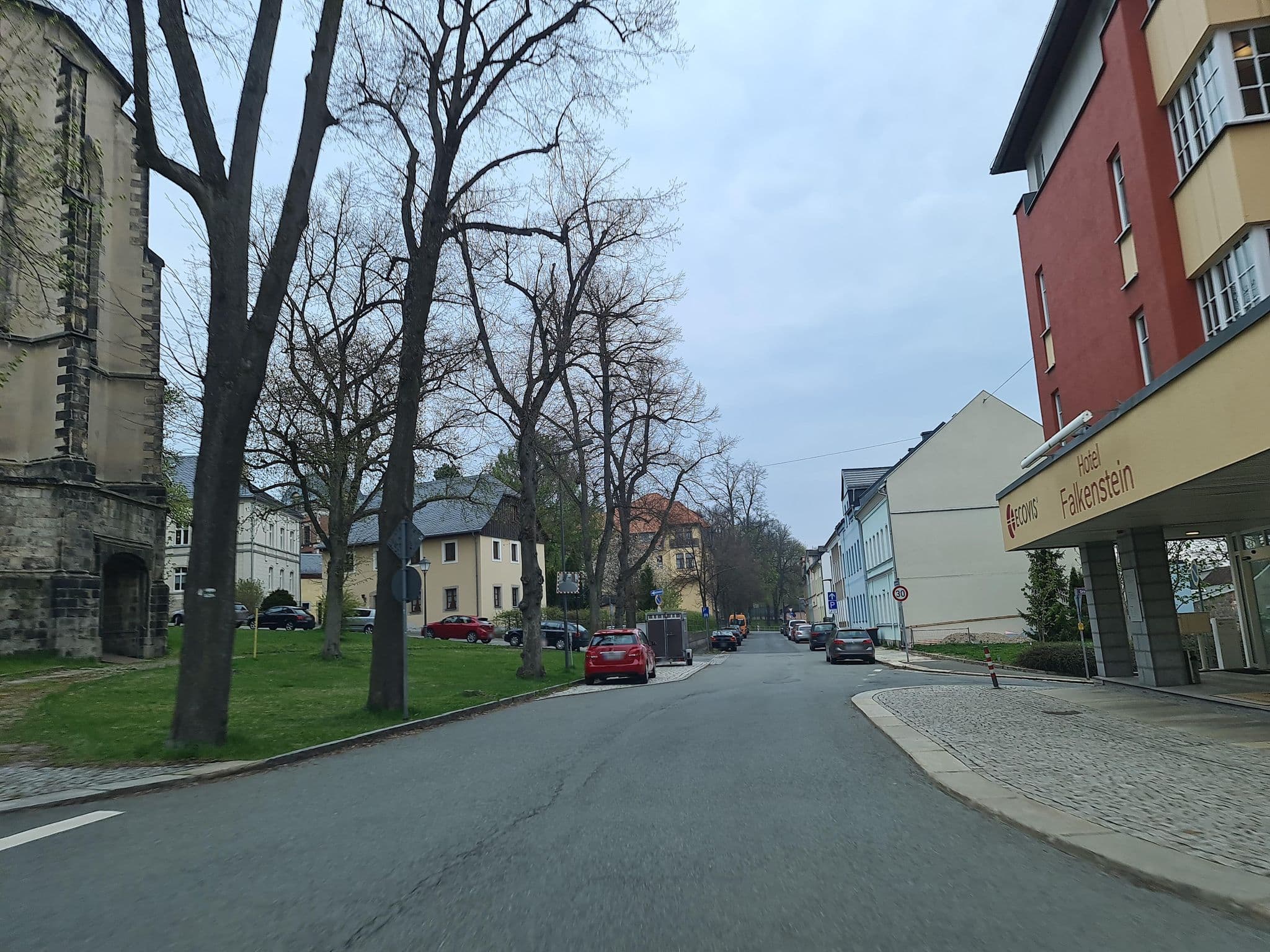 Street view near Hotel Falkenstein, Falkenstein — © canislupus (CC BY-SA · Mapillary)