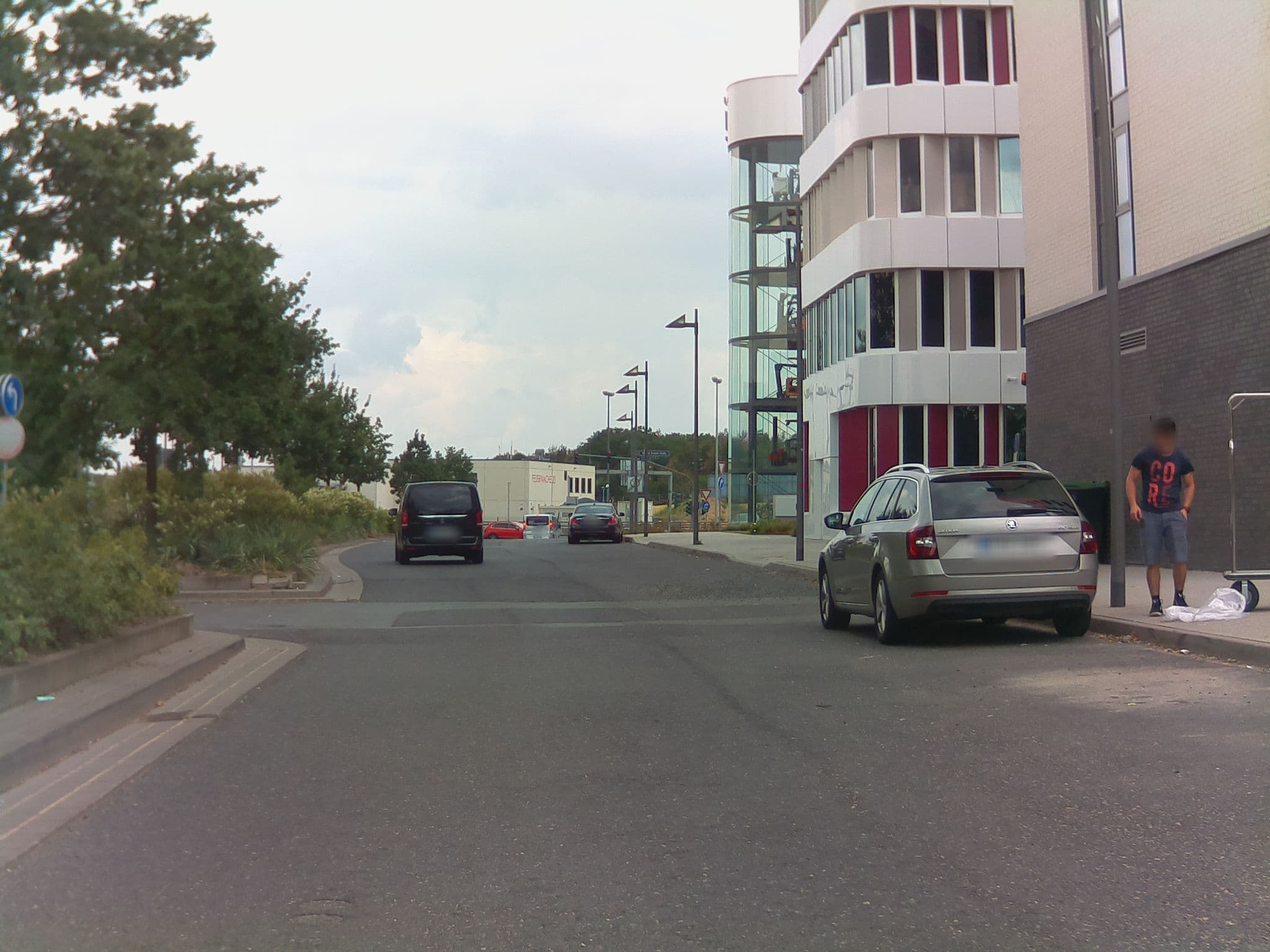 Street view near Hampton by Hilton Frankfurt Airport, Zeppelinheim — © ramap (CC BY-SA · Mapillary)