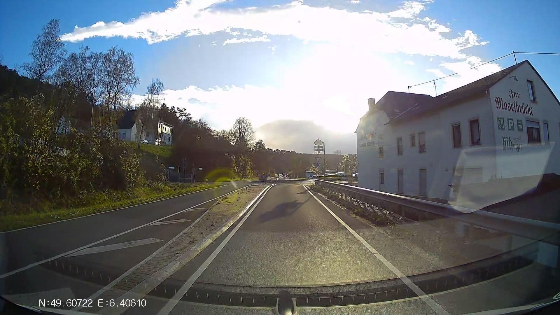Street view near Gästehaus und Pension zur Moselbrücke, Wincheringen — © Hightower- (CC BY-SA · Mapillary)