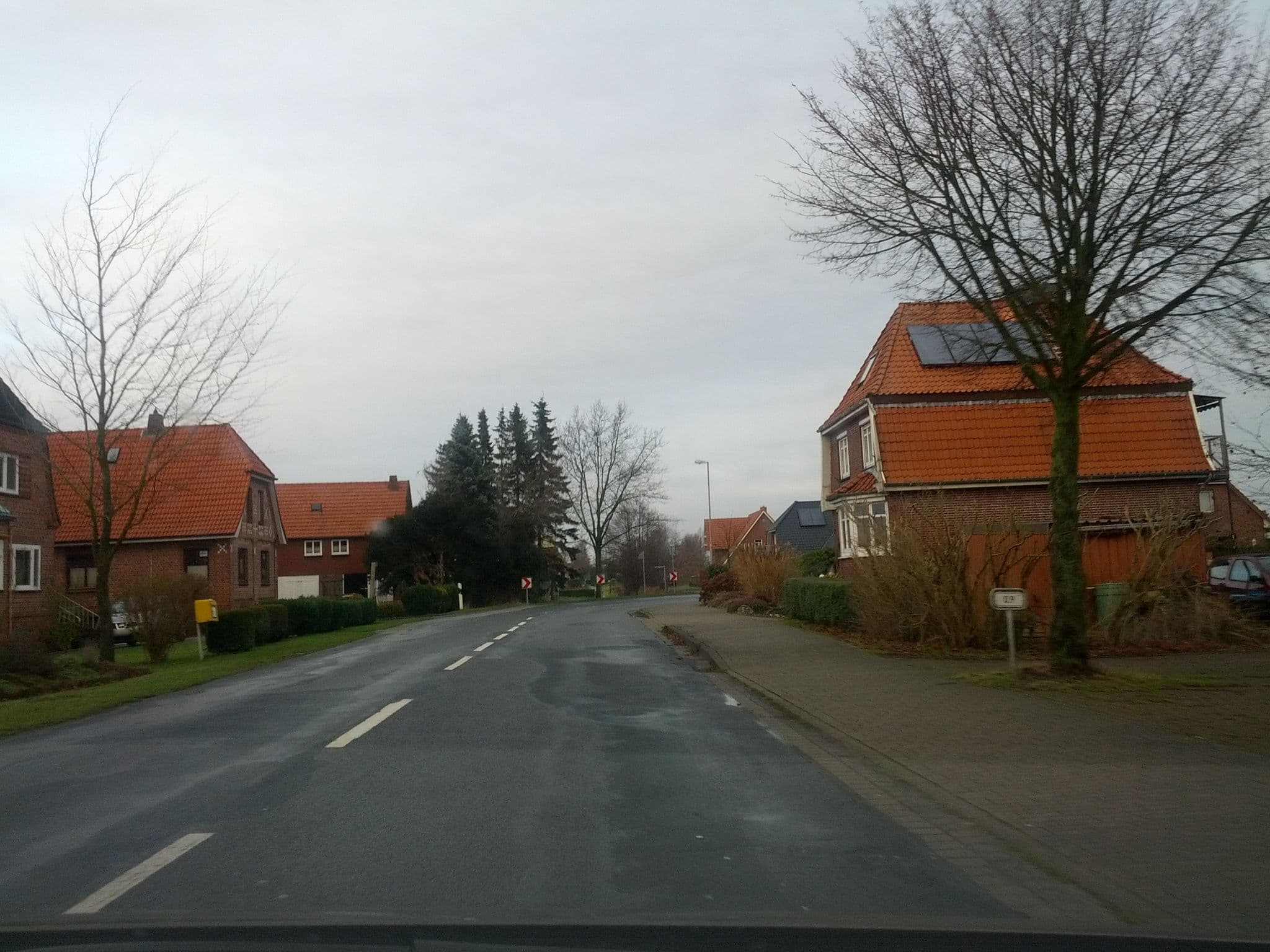 Street view near Ferienwohnungen Altes Land, Agathenburg — © zoegglmeyr (CC BY-SA · Mapillary)