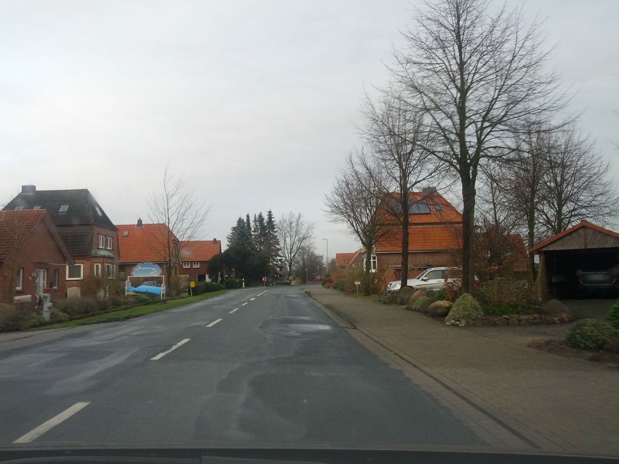 Street view near Ferienwohnungen Altes Land, Agathenburg — © zoegglmeyr (CC BY-SA · Mapillary)