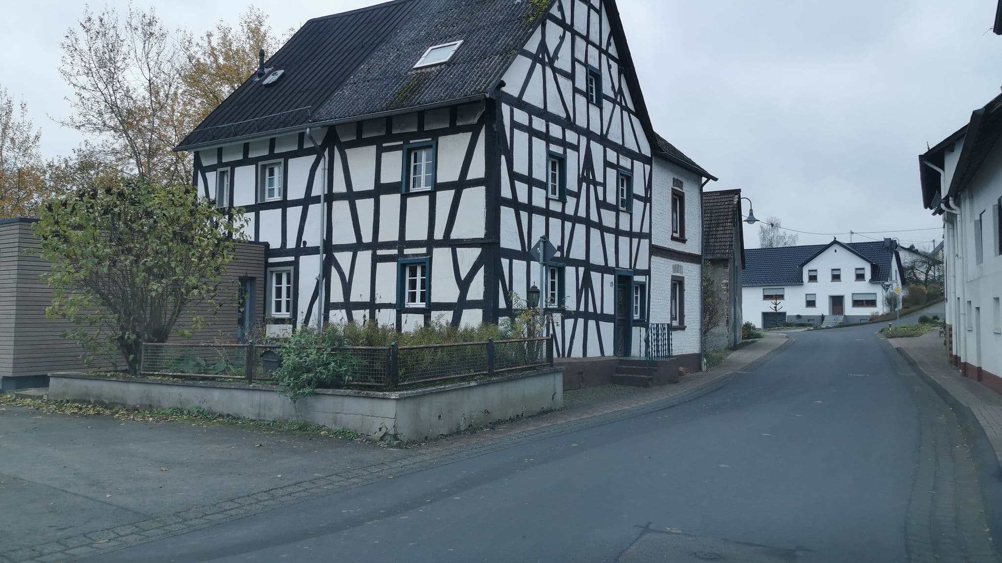 Street view near Eifel erleben, Ulmen — © elle (CC BY-SA · Mapillary)