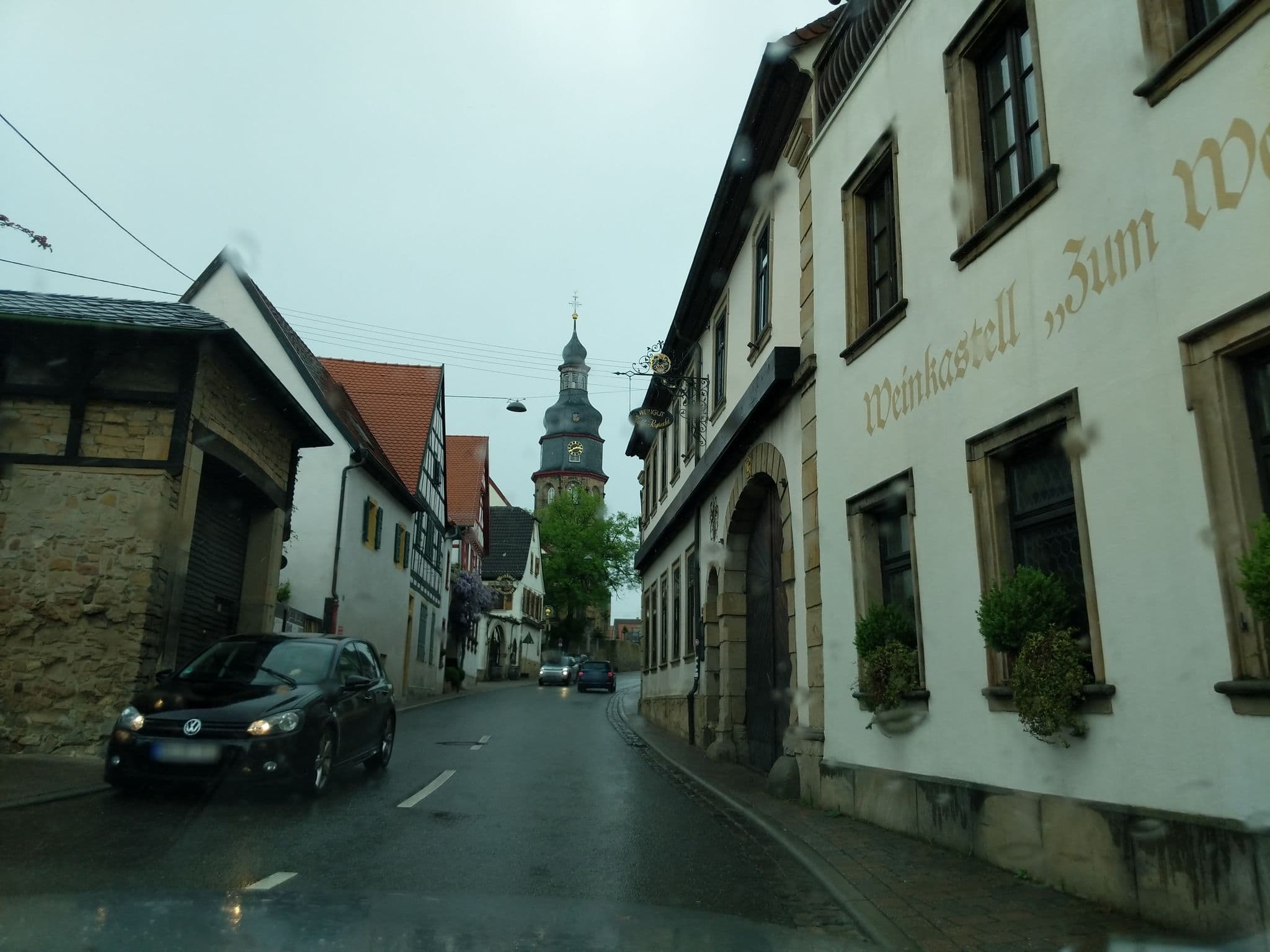 Street view near Weinkastell „Zum Weissen Ross“, Kallstadt — © atze02 (CC BY-SA · Mapillary)