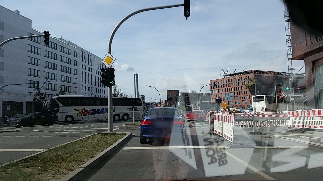 Street view near Holiday Inn Hamburg - HafenCity, HafenCity — © tian (CC BY-SA · Mapillary)