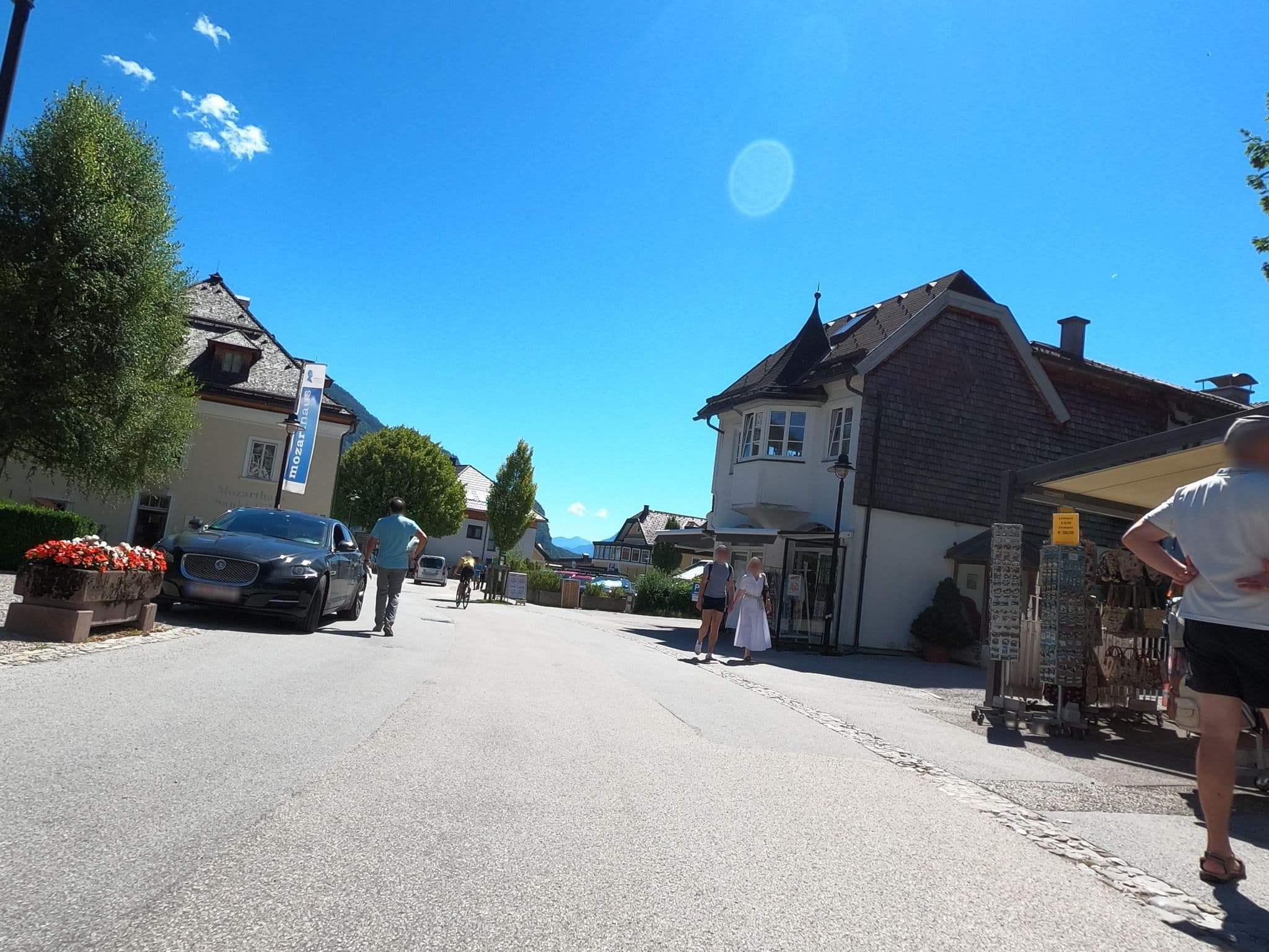 Street view near Pension Rosam, Sankt Gilgen — © Langfahrer (CC BY-SA · Mapillary)