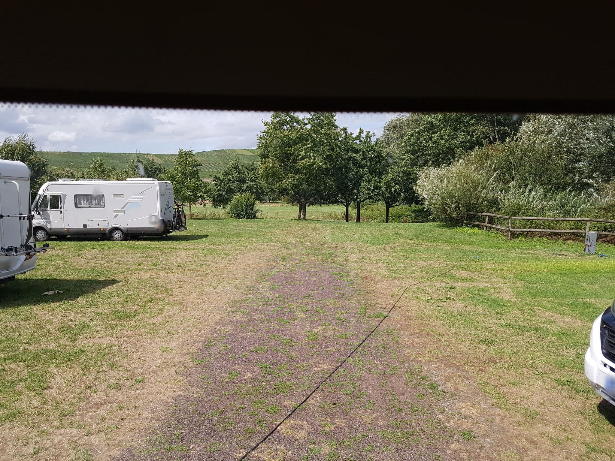 Street view near Veldenz Mosel Wohnmobilstellplatz, Lieser — © bernardvoyageur (CC BY-SA · Mapillary)