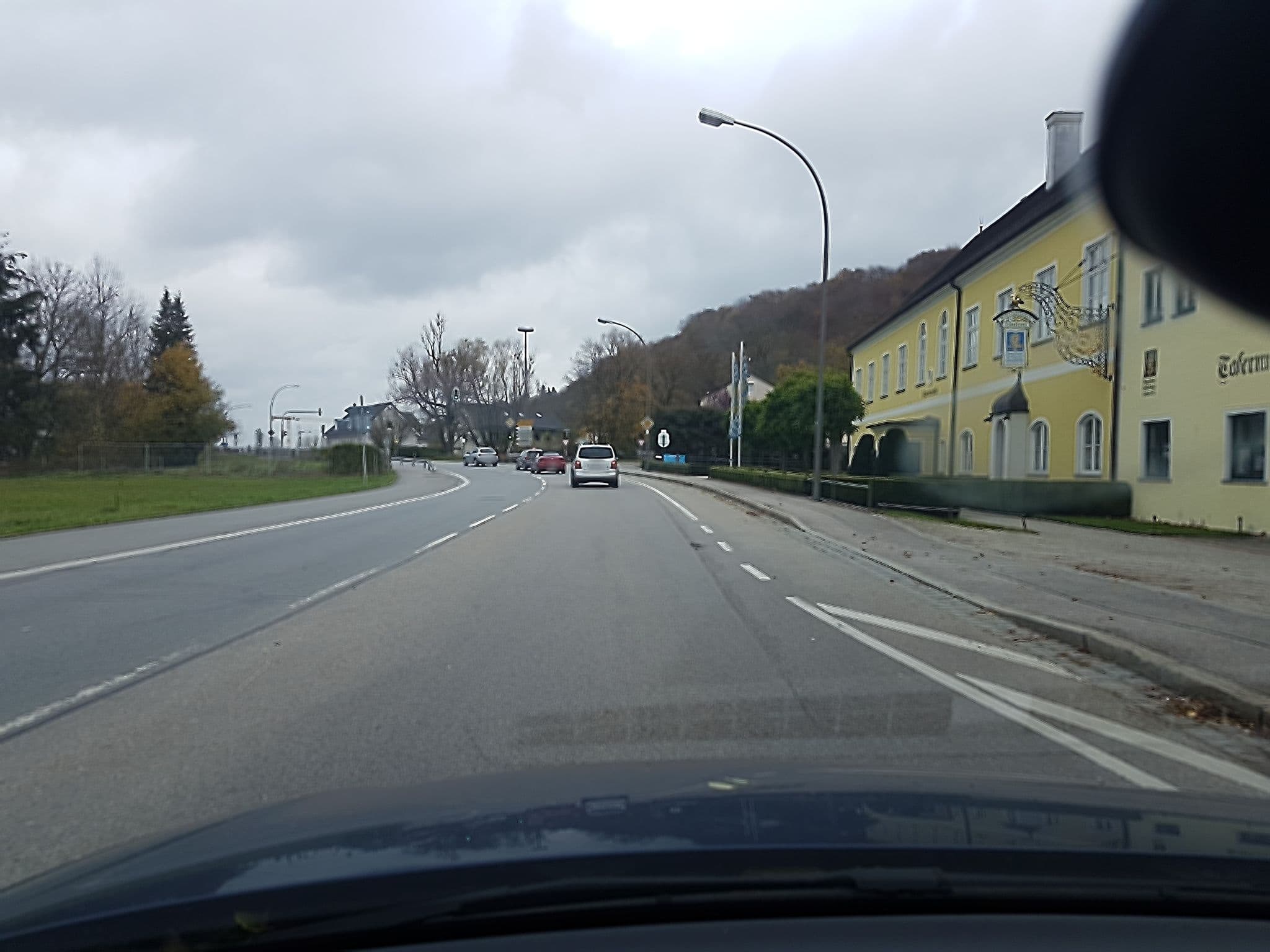 Street view near Tafernwirtschaft Schönbrunn, Stallwang — © changchun1 (CC BY-SA · Mapillary)