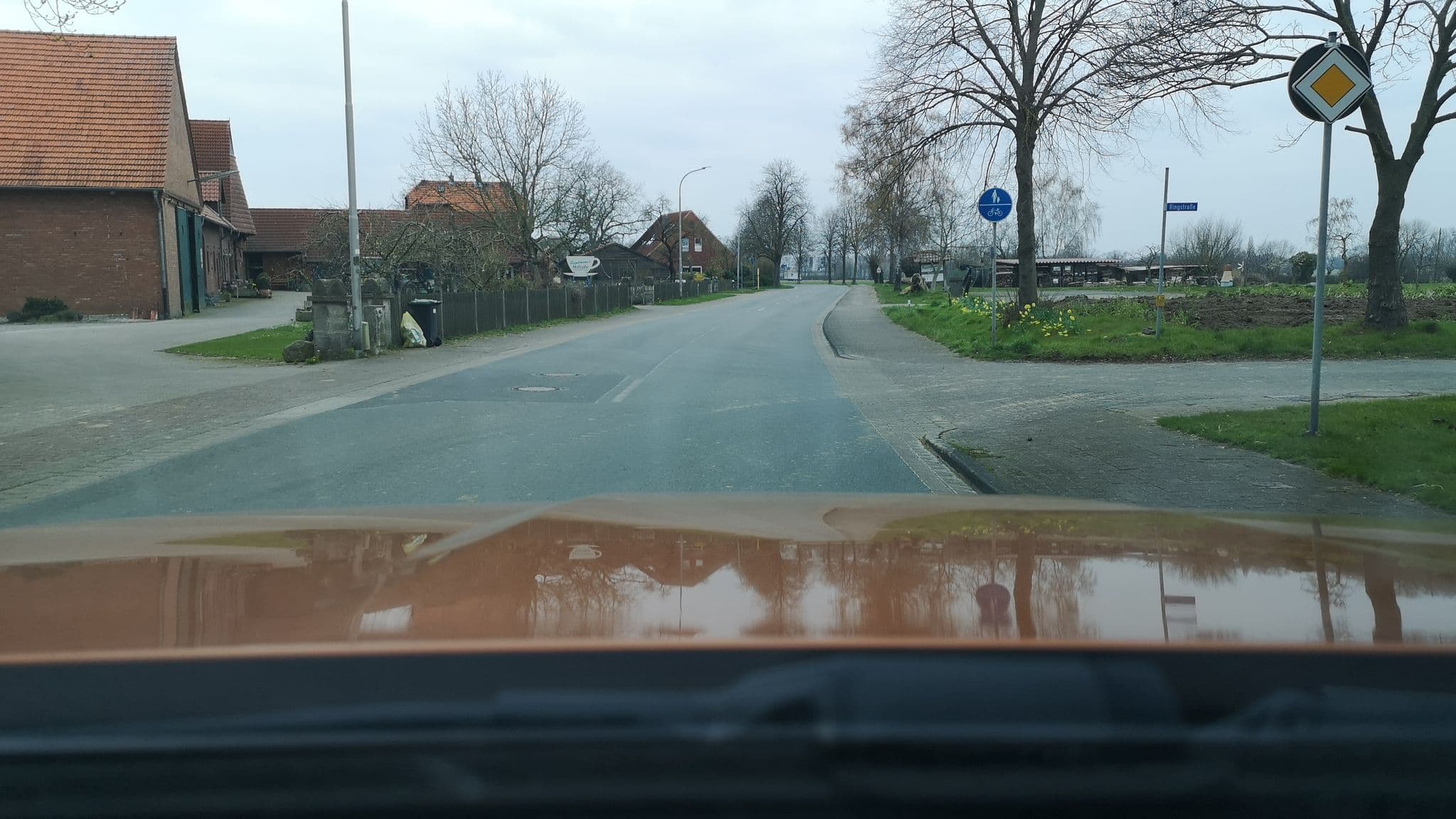 Street view near Eggelmann's Hofcafe, Obernkirchen — © knoefix (CC BY-SA · Mapillary)