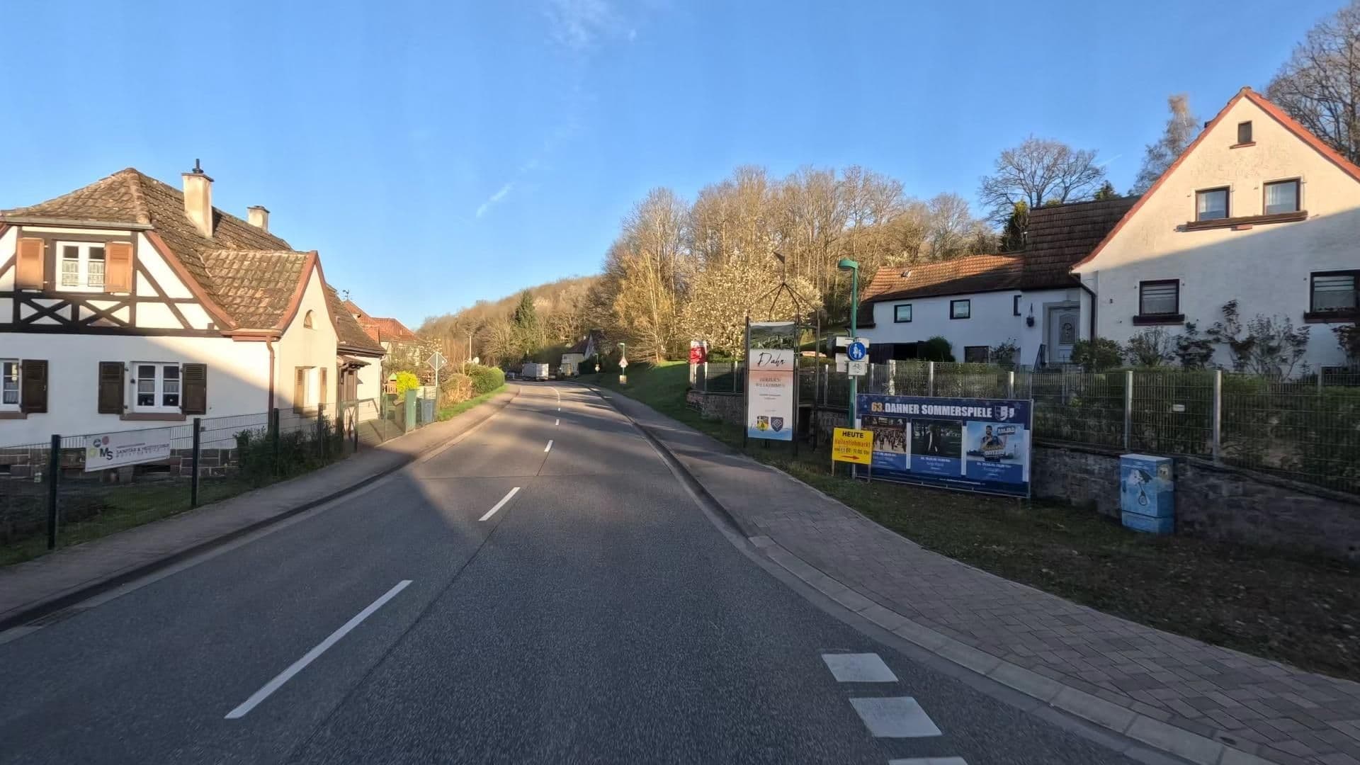 Street view near Ferienbahnhof Reichenbach - Ferienwaggon 2, Dahn — © bct (CC BY-SA · Mapillary)
