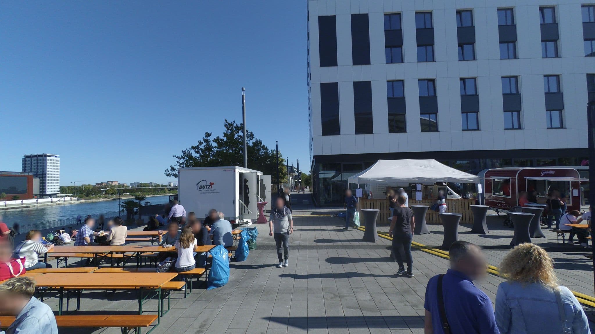 Street view near Moxy, Ludwigshafen am Rhein — © wegavision (CC BY-SA · Mapillary)