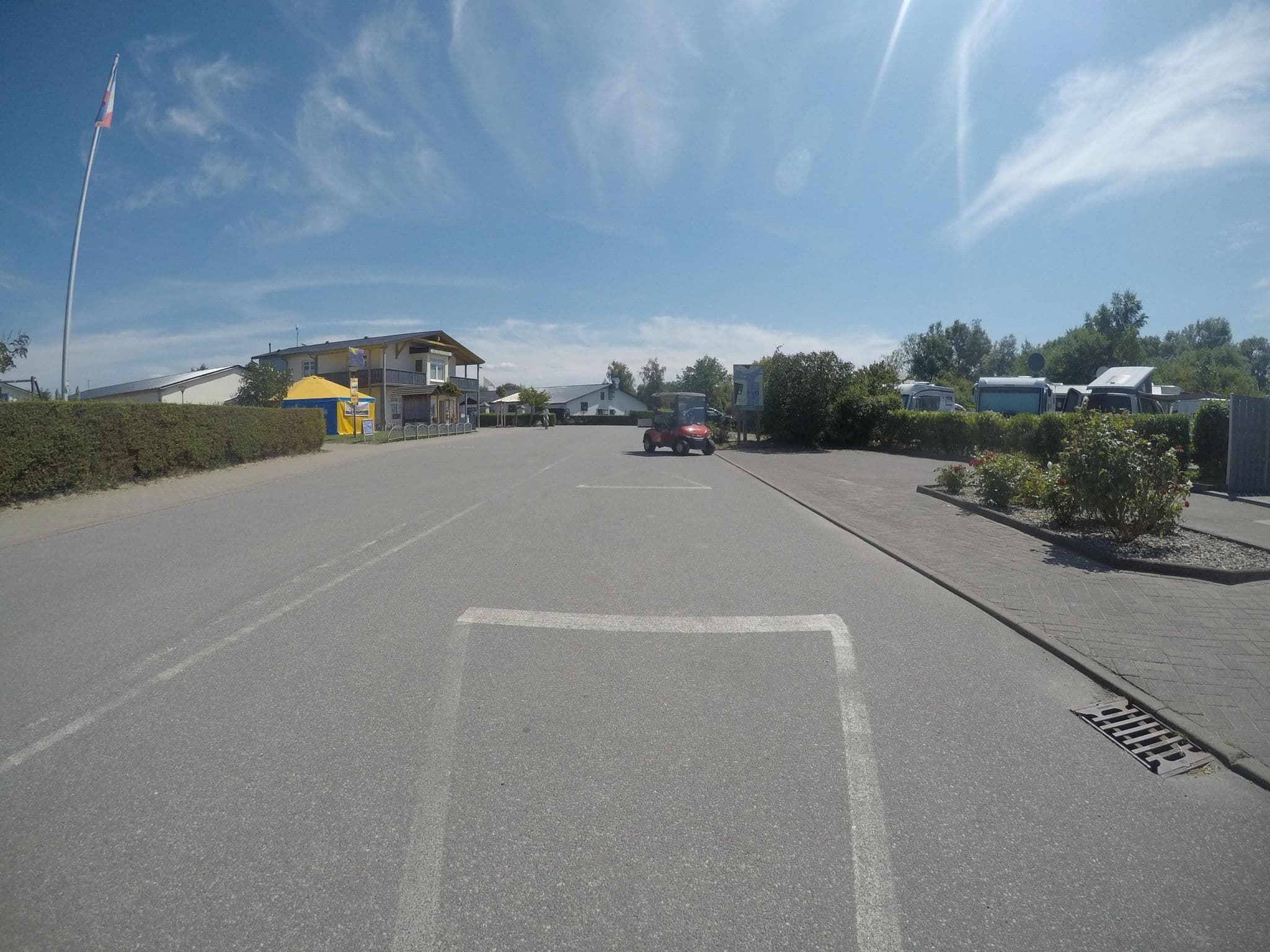 Street view near SP vorm Ferien-Camp Börgerende, Börgerende-Rethwisch — © mfa (CC BY-SA · Mapillary)