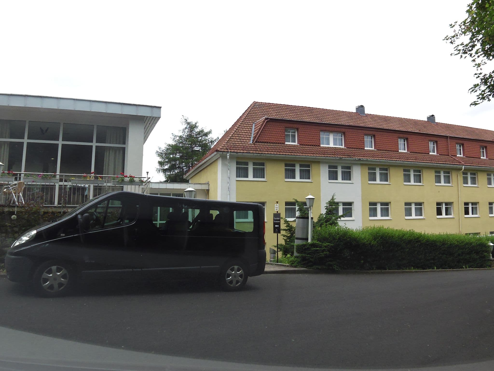 Street view near Hotel am Burgholz, Tabarz — © zoegglmeyr (CC BY-SA · Mapillary)