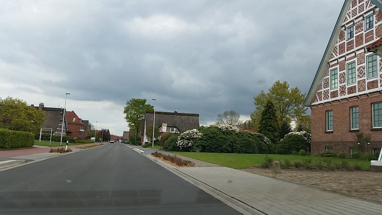 Street view near Gästehaus Rieper, Jork — © tian (CC BY-SA · Mapillary)