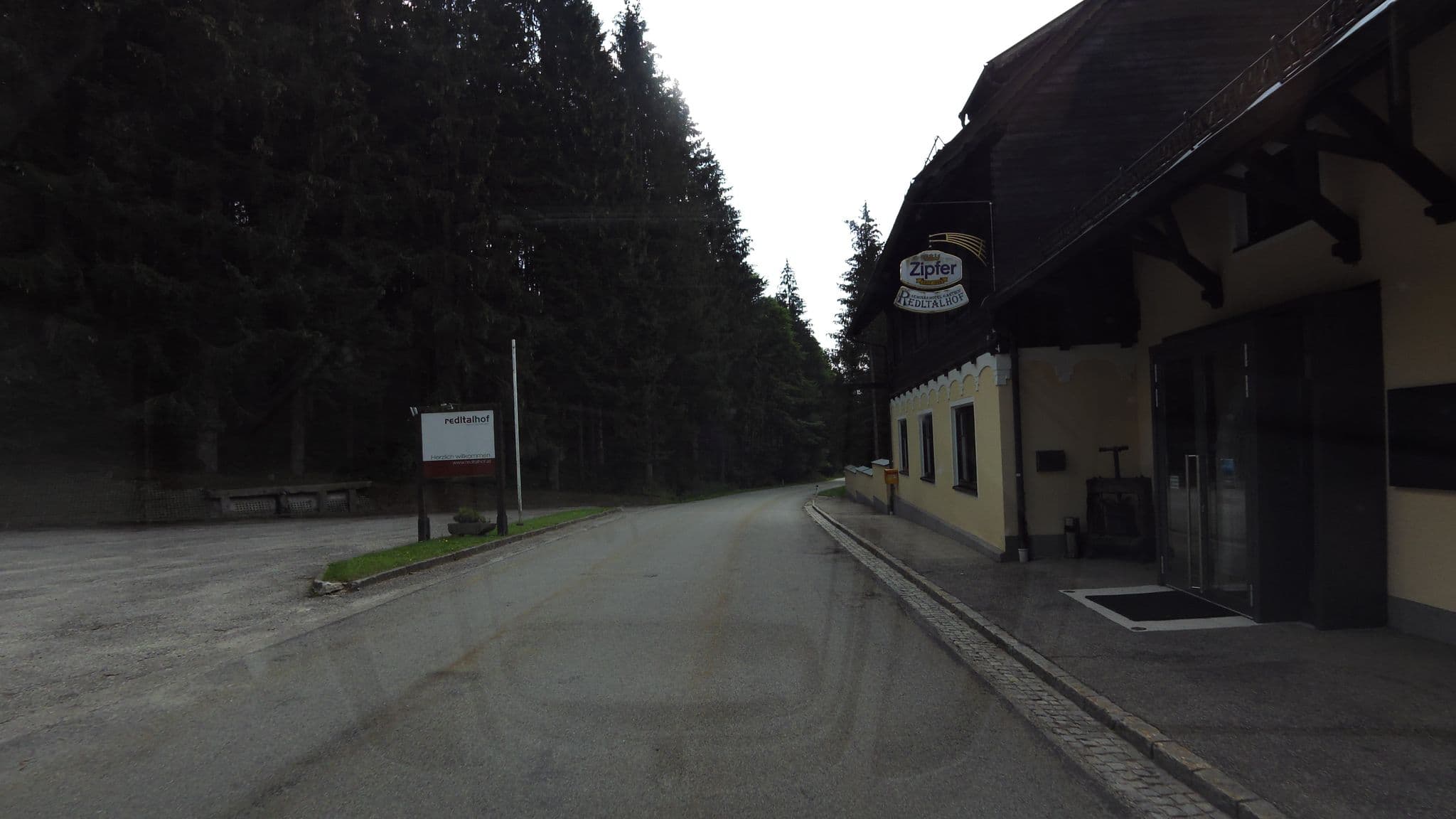 Street view near Seminarhotel Gasthof Redltalhof, Frankenburg — © czmrtn (CC BY-SA · Mapillary)