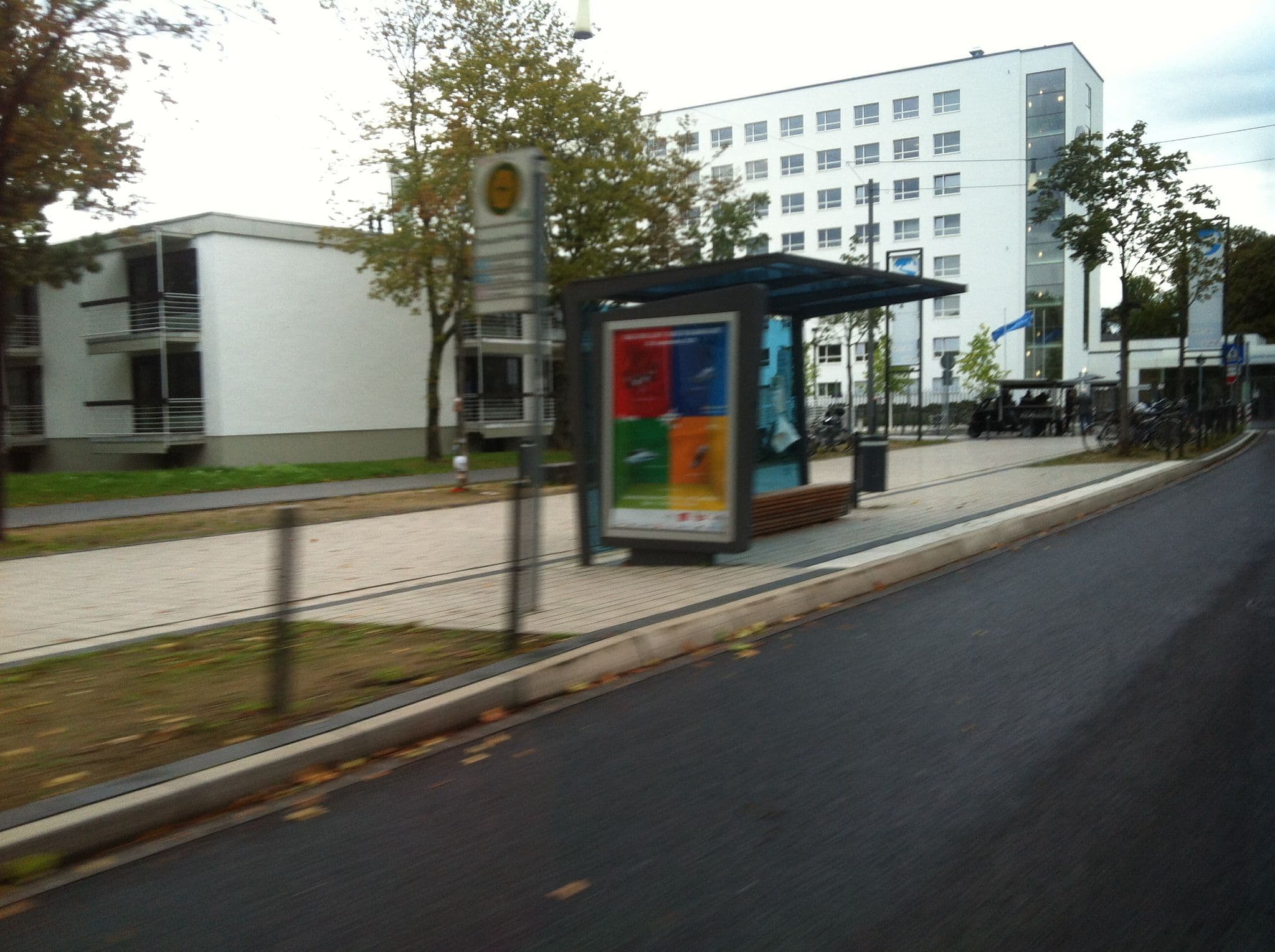 Street view near Boarding-Haus an der Heussallee, Kessenich — © miguel_andrade (CC BY-SA · Mapillary)