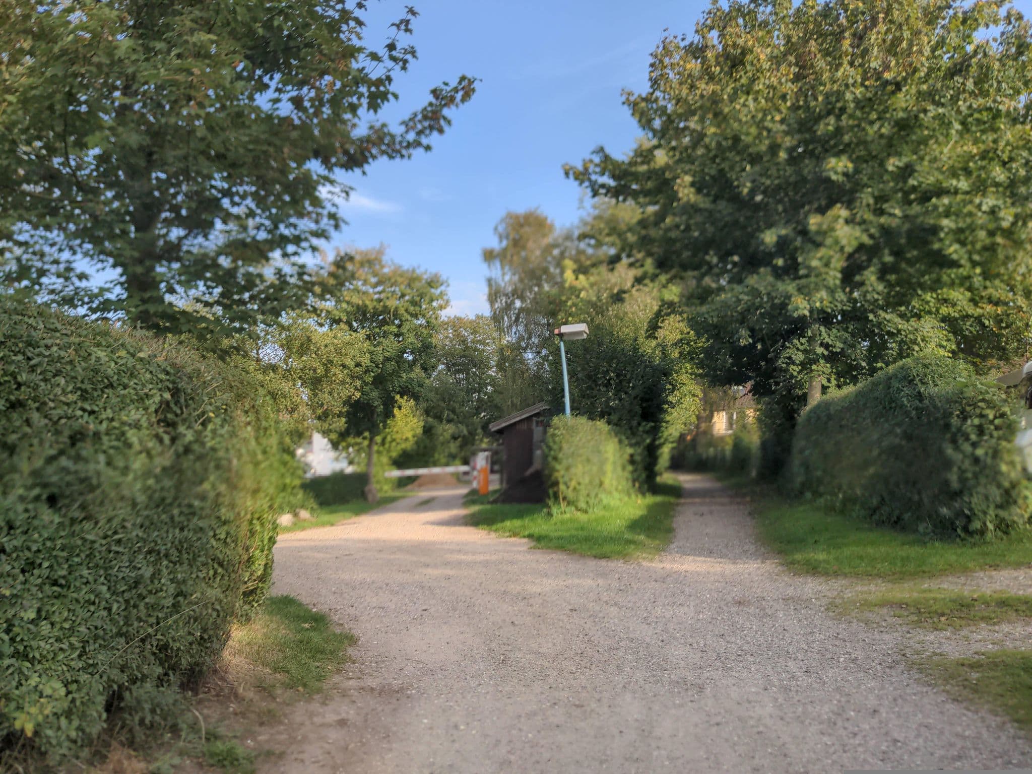 Street view near Naturcamping Kirchsee, Schellhorn — © rasmustravemnd (CC BY-SA · Mapillary)