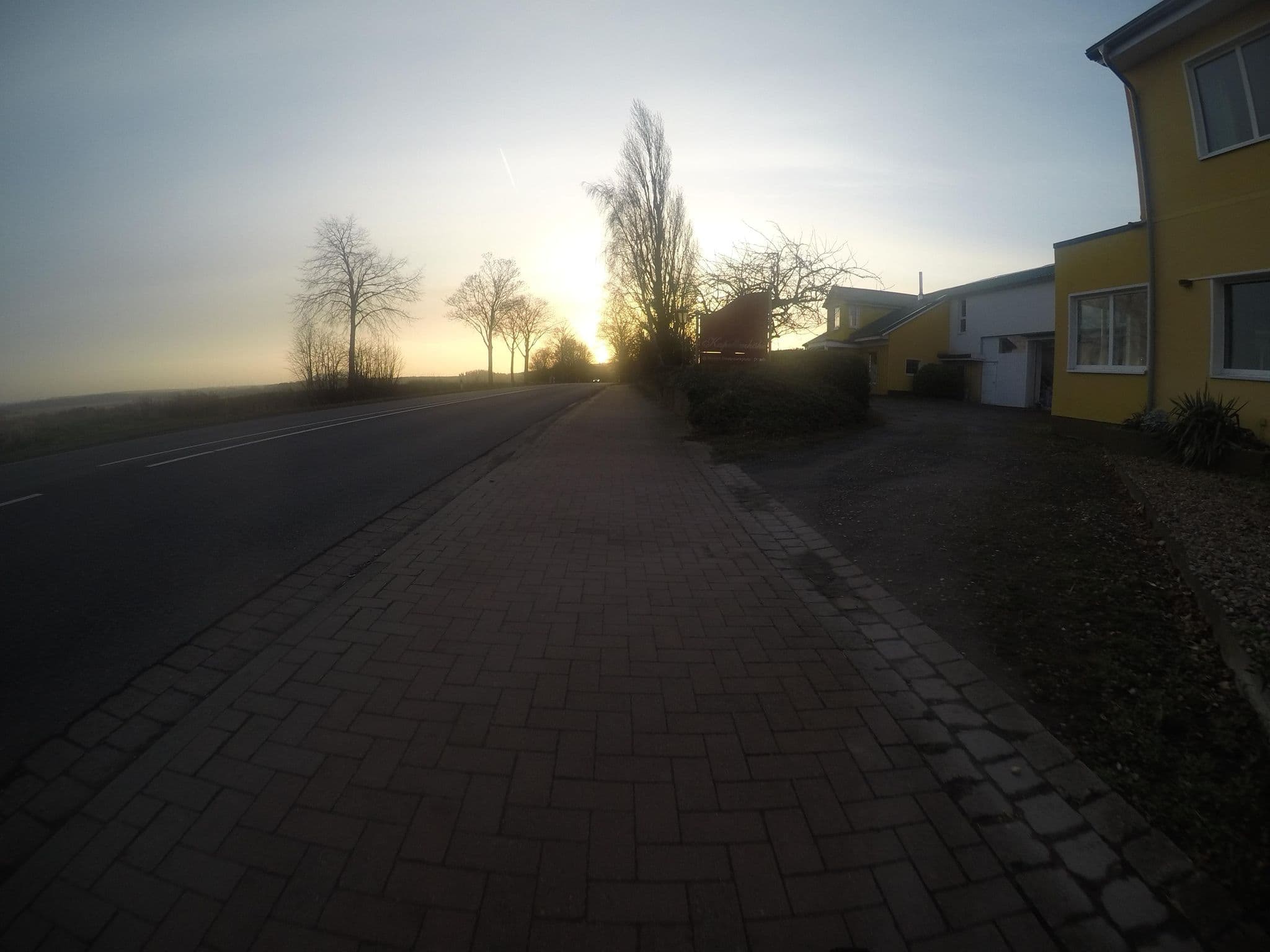 Street view near Landsitz Kapellenhöhe, Wölpinghausen — © mfa (CC BY-SA · Mapillary)