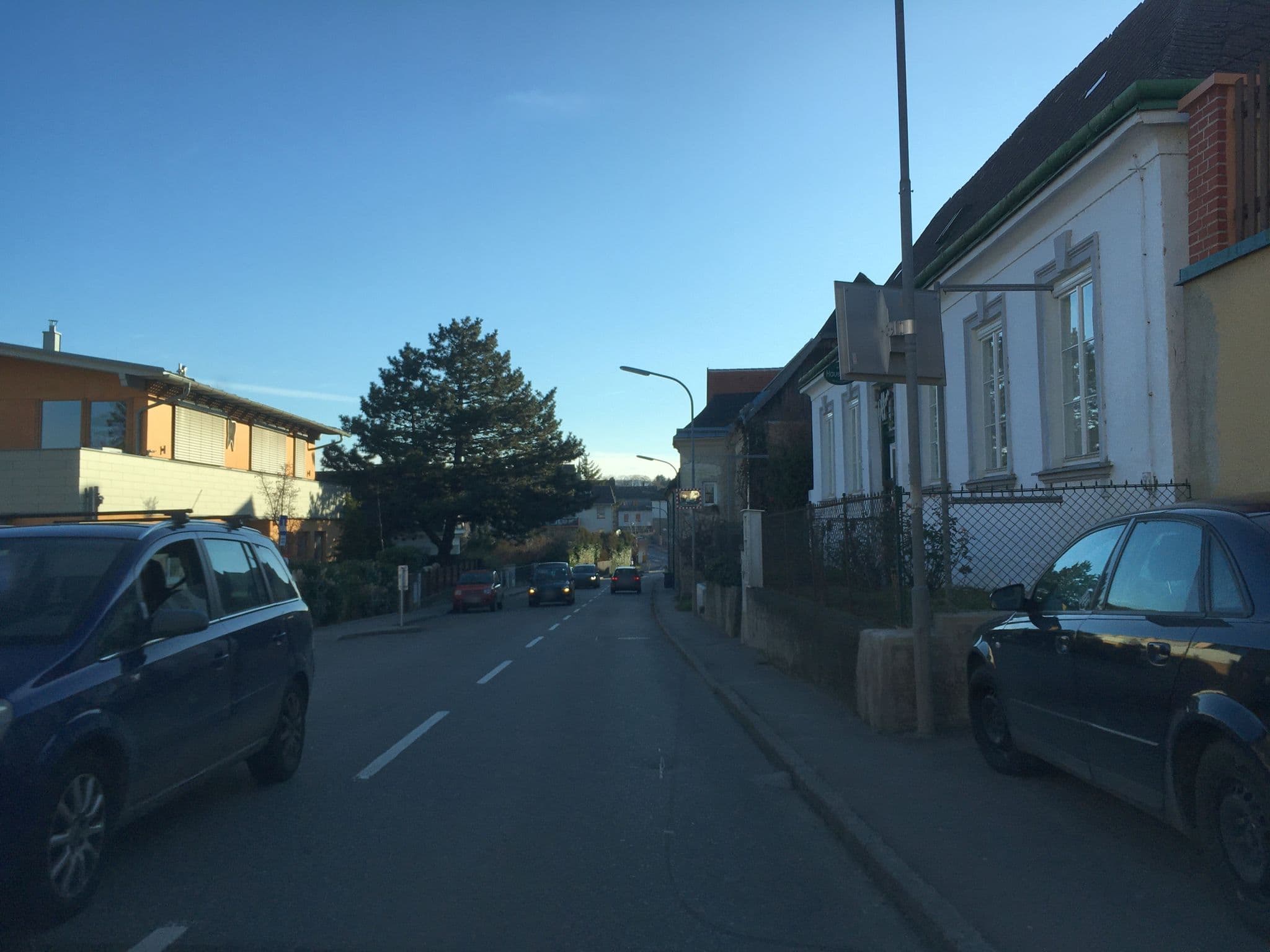 Street view near Hauerhof 99, Kritzendorf — © istefanos (CC BY-SA · Mapillary)