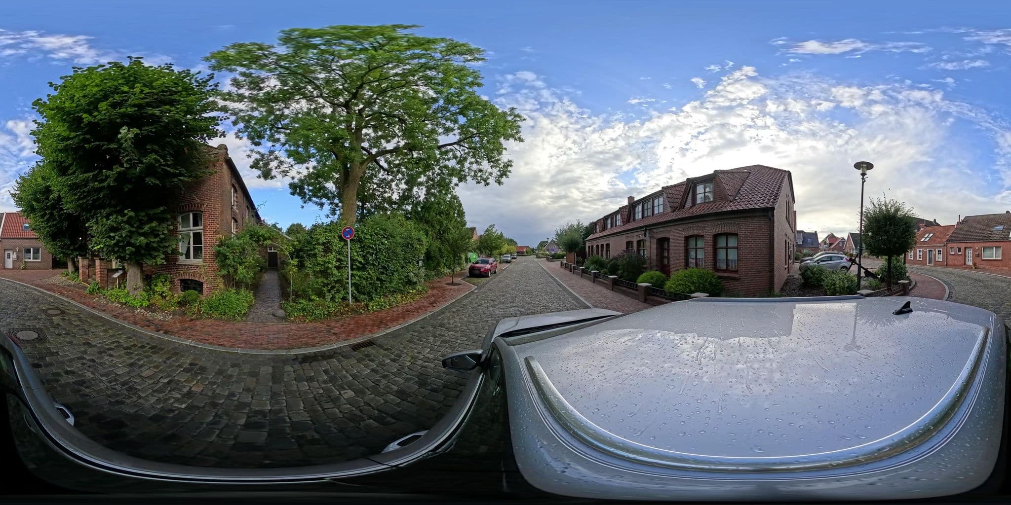 Street view near Hof Homfeld, Petkum — © cAble_Guy (CC BY-SA · Mapillary)