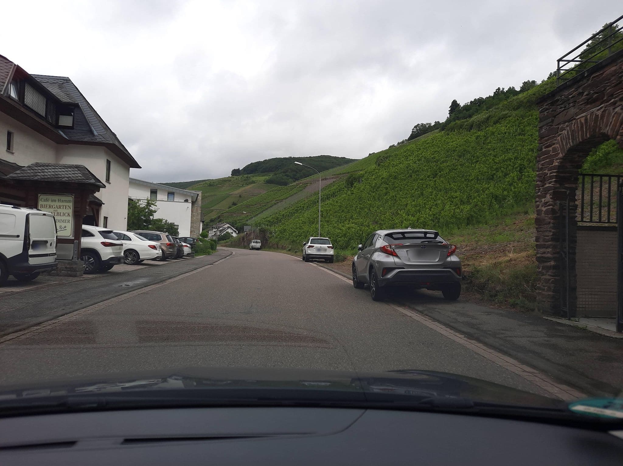 Street view near Cafe im Hamm, Briedel — © Lowiekse (CC BY-SA · Mapillary)
