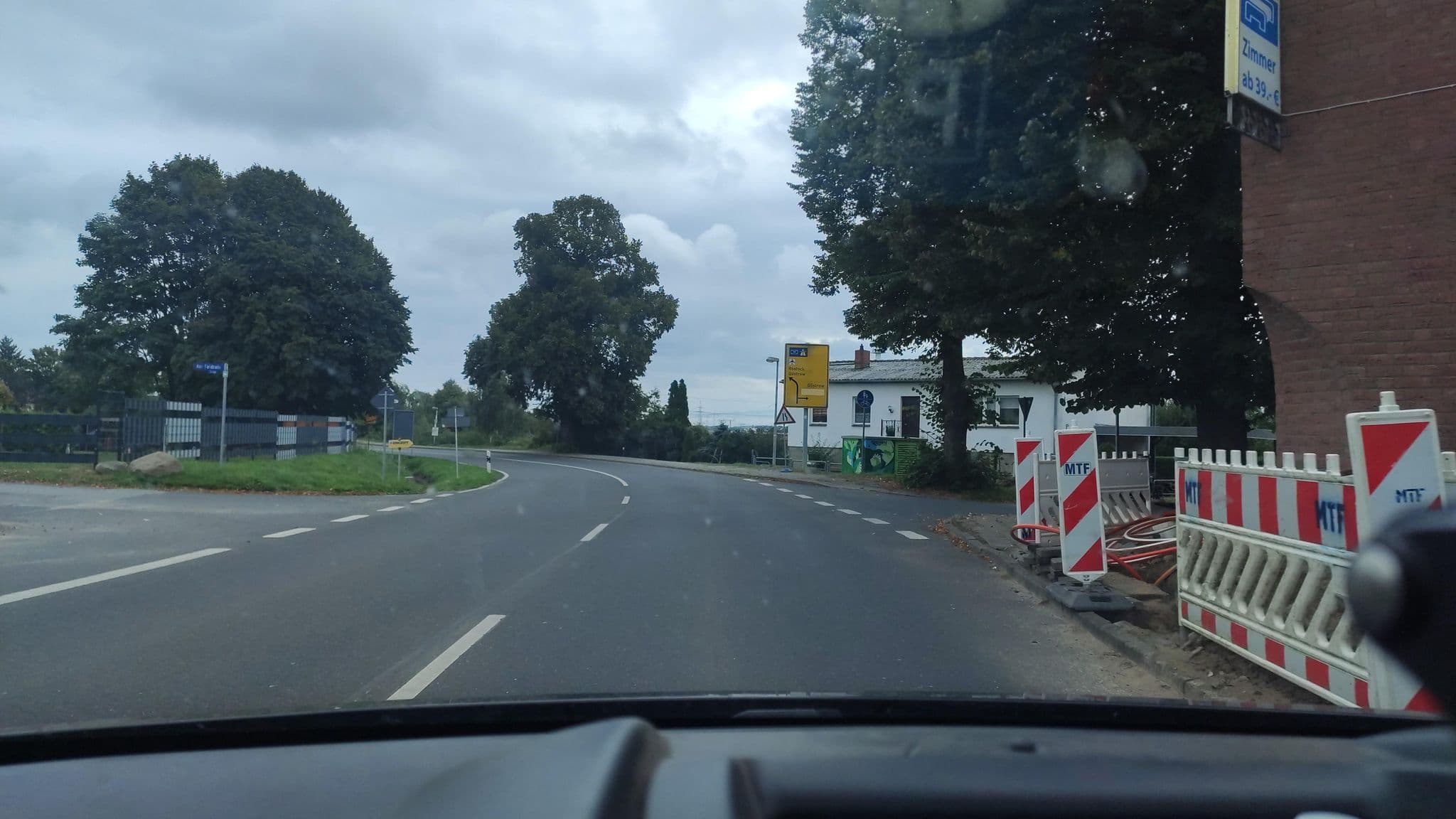 Street view near Landpension Strenz, Güstrow — © maditet (CC BY-SA · Mapillary)