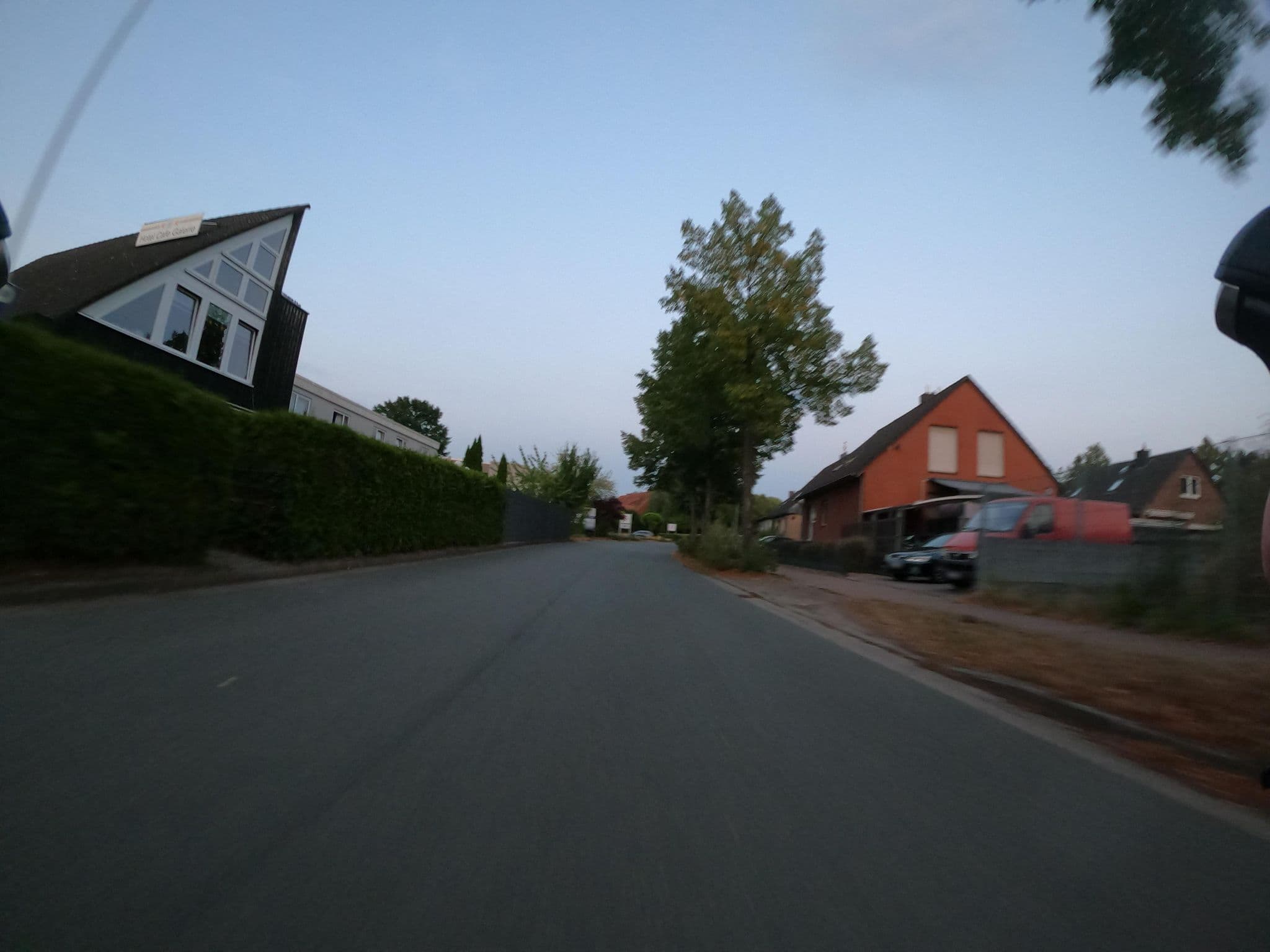 Street view near Hotel Café Galerie, Garbsen-Mitte — © Langfahrer (CC BY-SA · Mapillary)