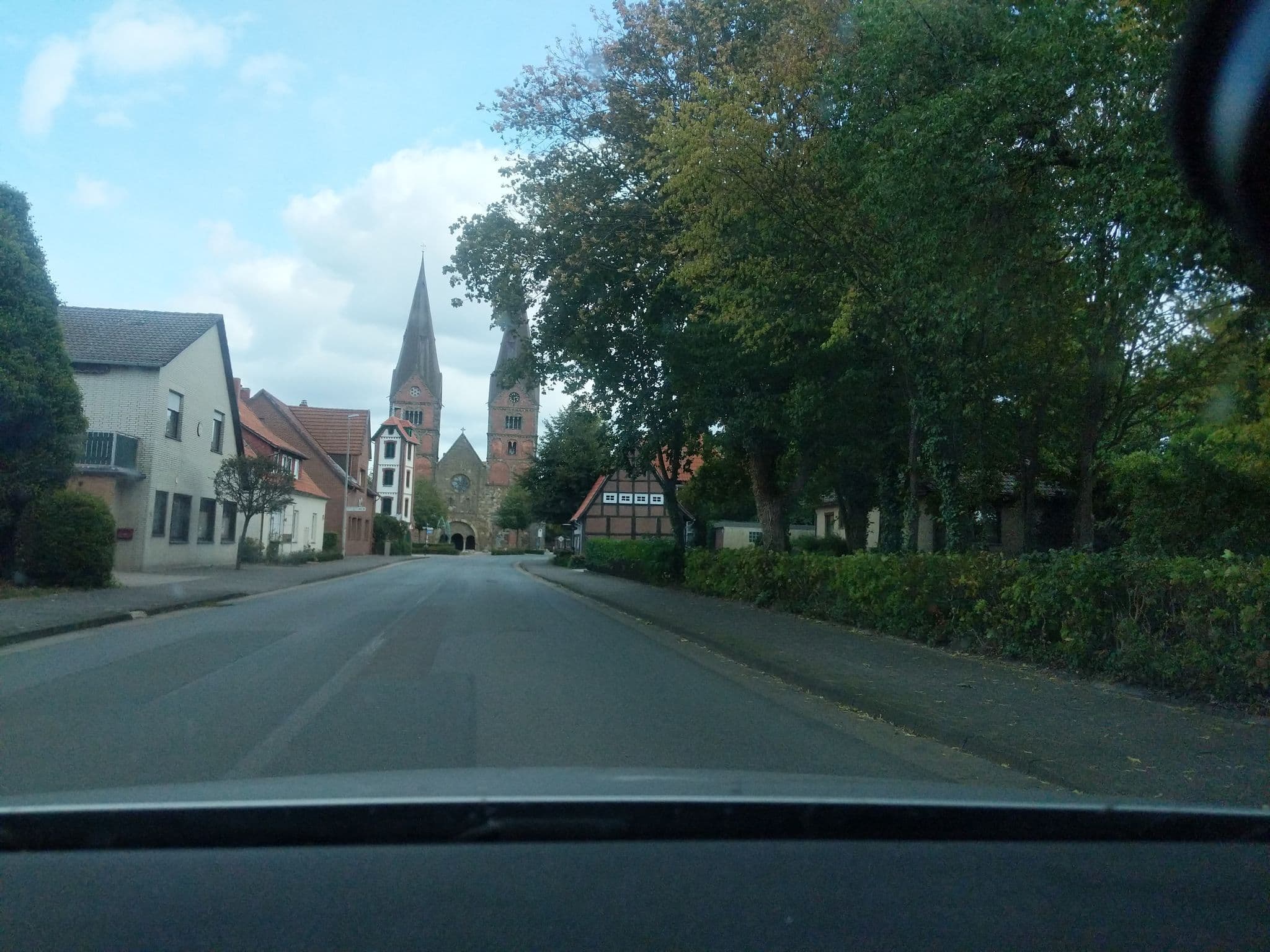 Street view near Dorfplatz Bücken, Bücken — © nesshof (CC BY-SA · Mapillary)