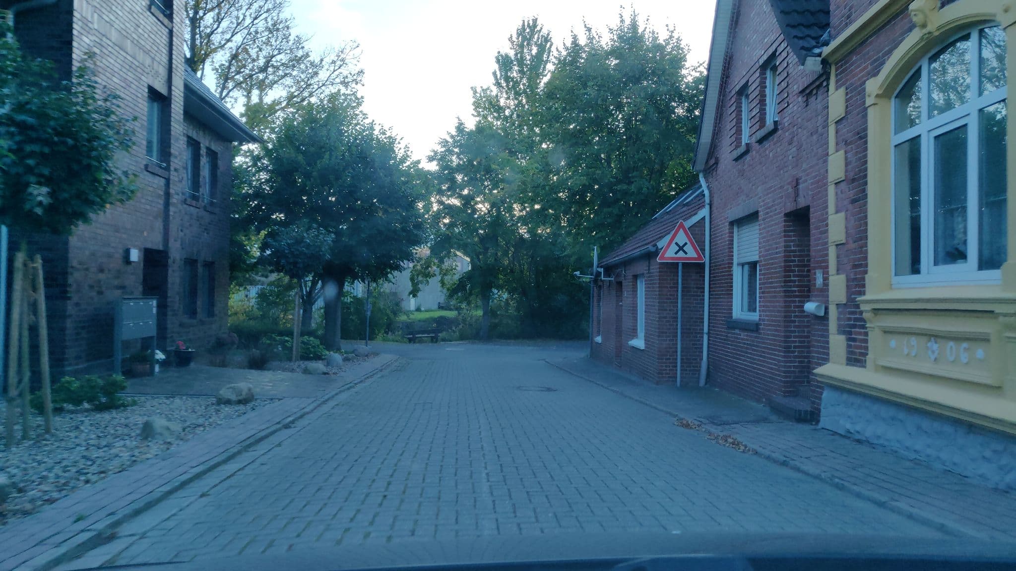 Street view near Ferienhaus Zur Alten Maar, Oldersum — © minzkraut (CC BY-SA · Mapillary)