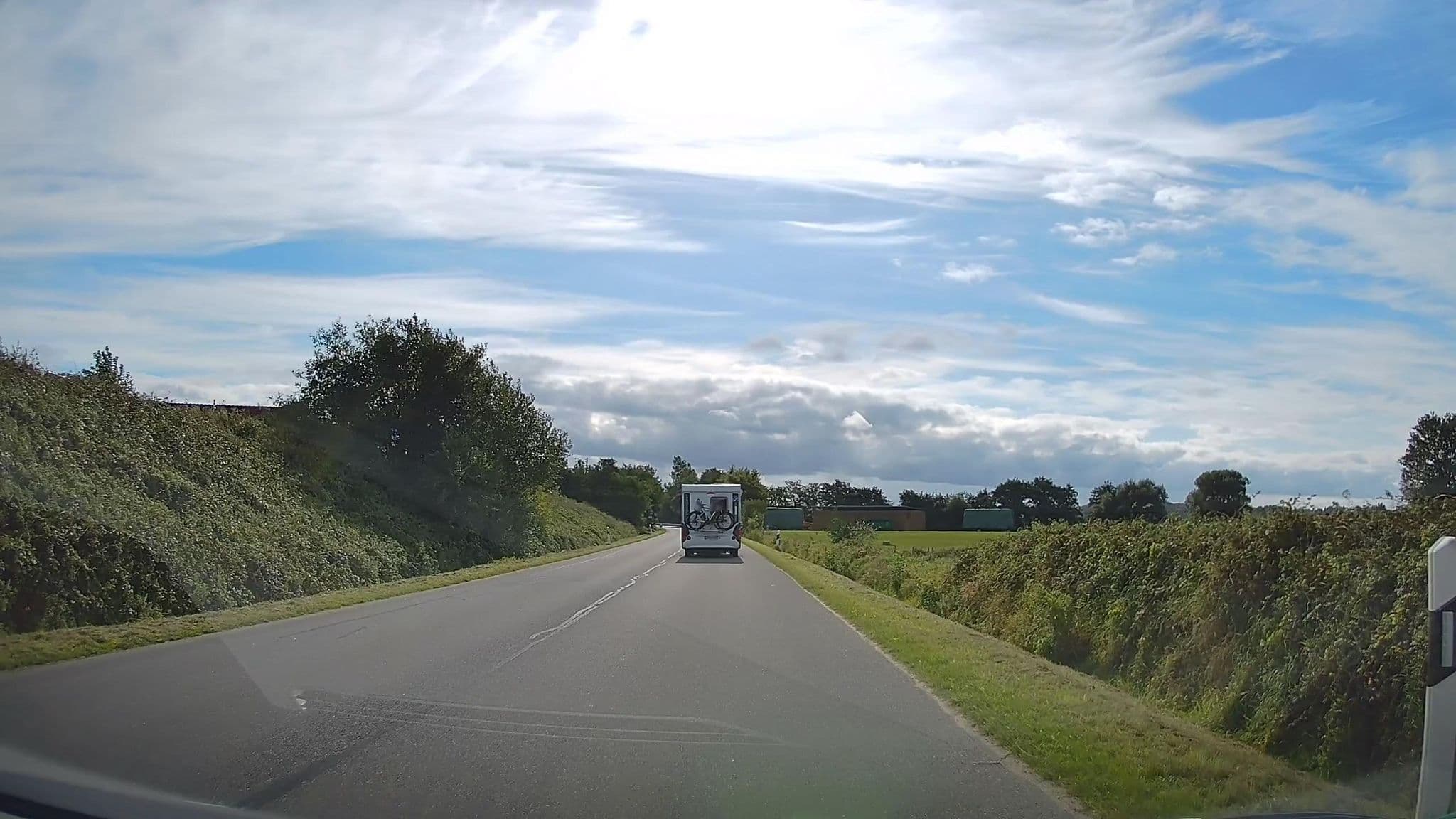 Street view near Segelblick Luv, Glücksburg — © hendel (CC BY-SA · Mapillary)