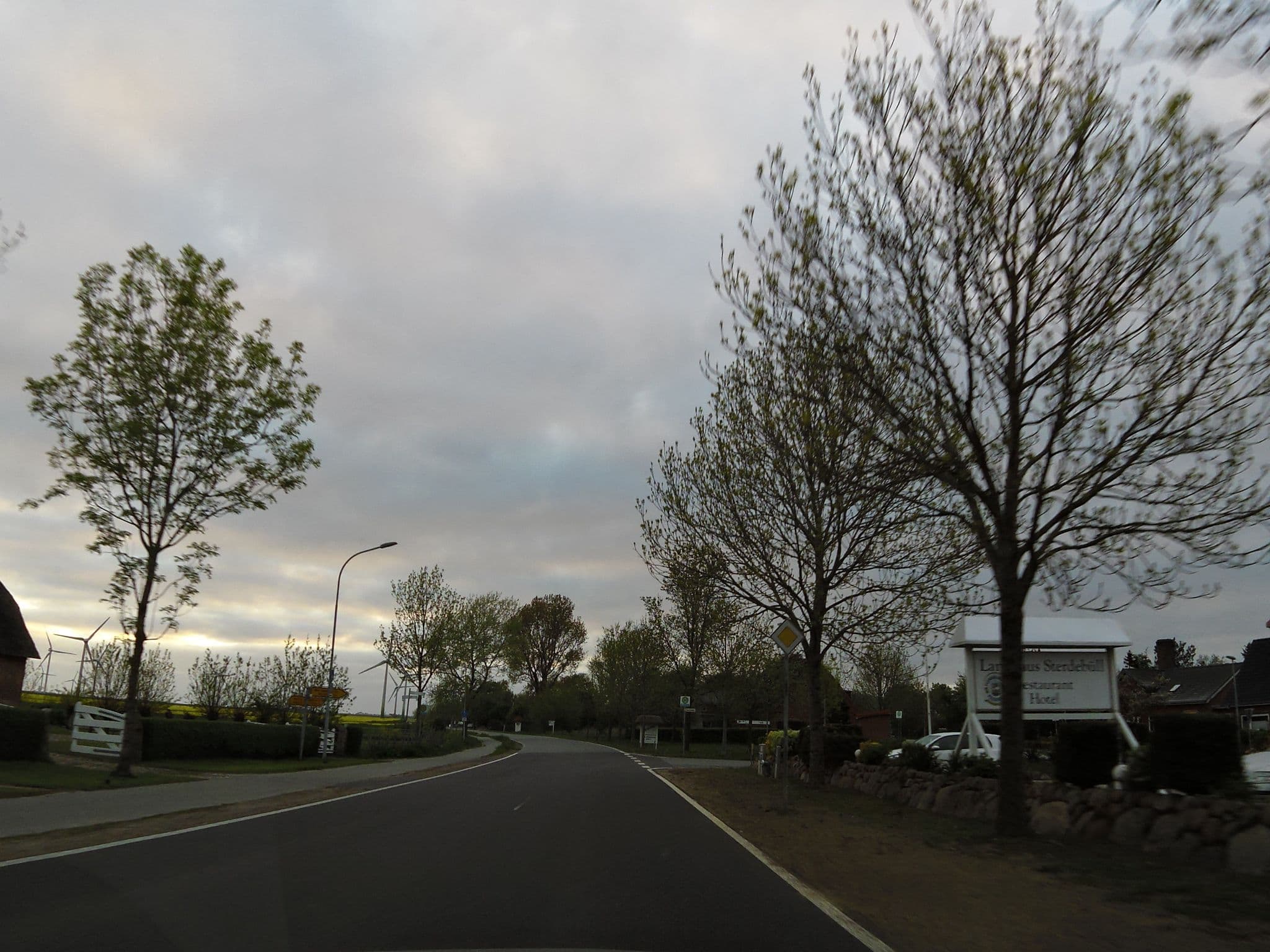 Street view near Landhaus Sterdebüll, Bordelum — © chuck (CC BY-SA · Mapillary)