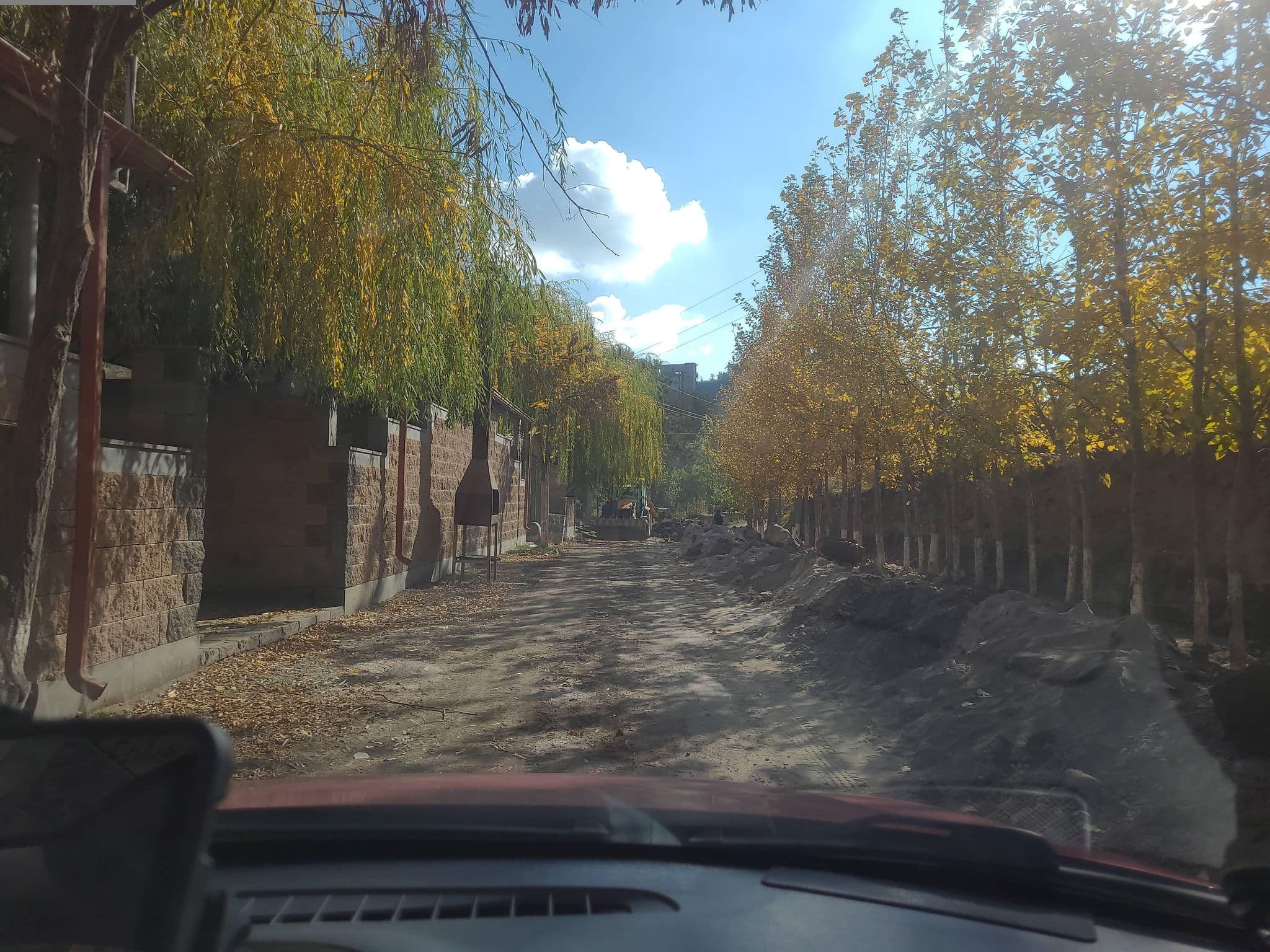 Street view near Getap Arzni Resort, Byureghavan — © noktoborus (CC BY-SA · Mapillary)